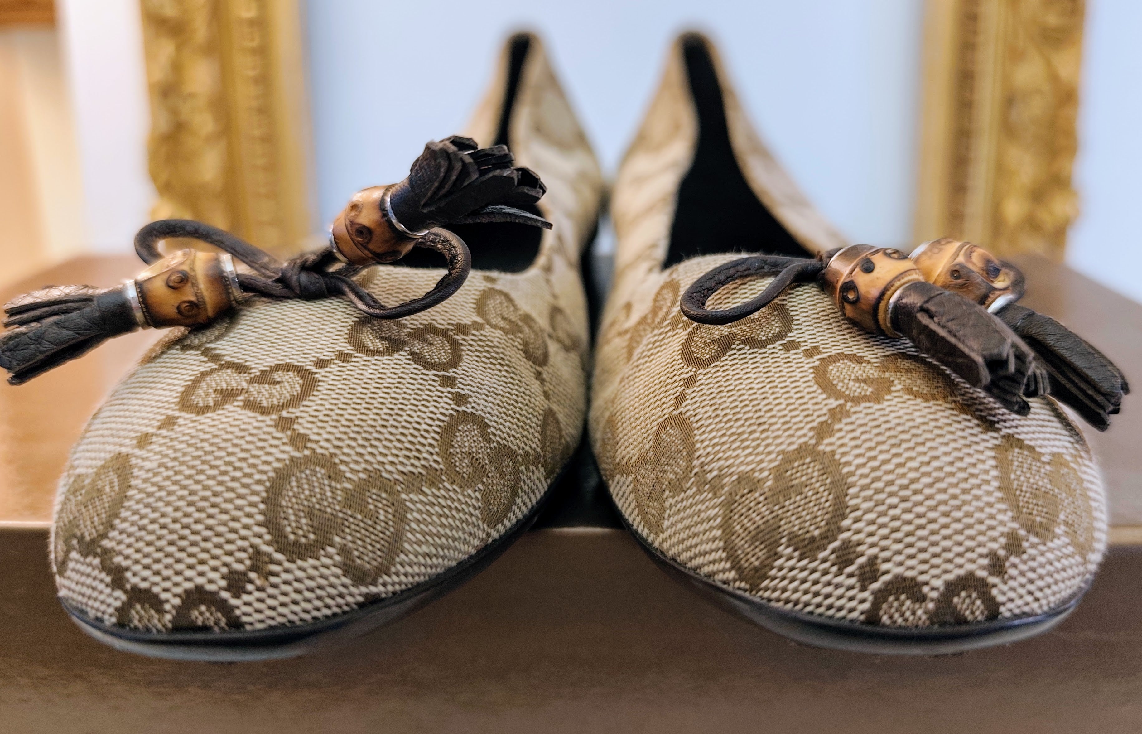 Gucci – Ballerine Tessuto “GG” Beige Fiocchi e Charm Bamboo