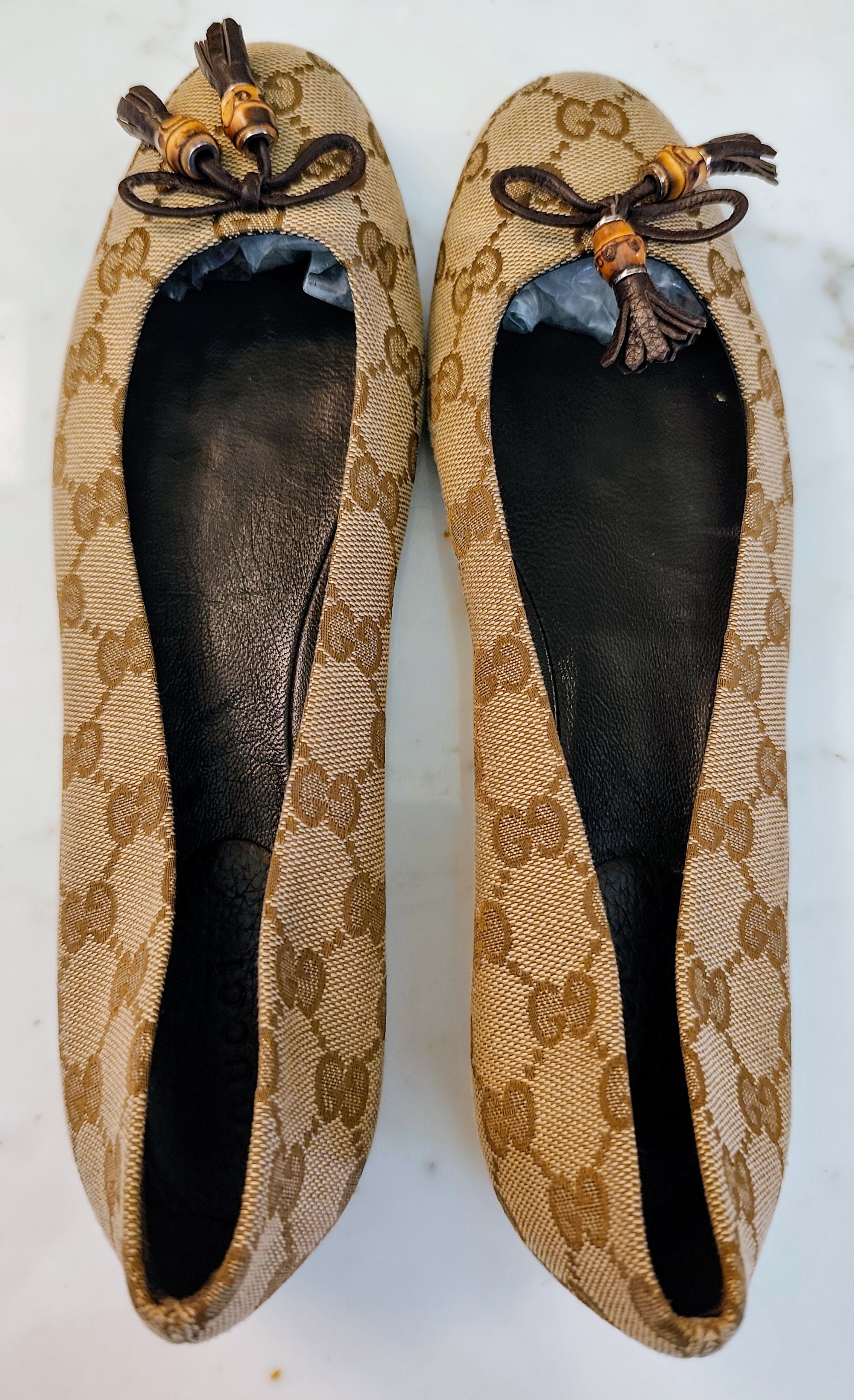 Gucci – Ballerine Tessuto “GG” Beige Fiocchi e Charm Bamboo
