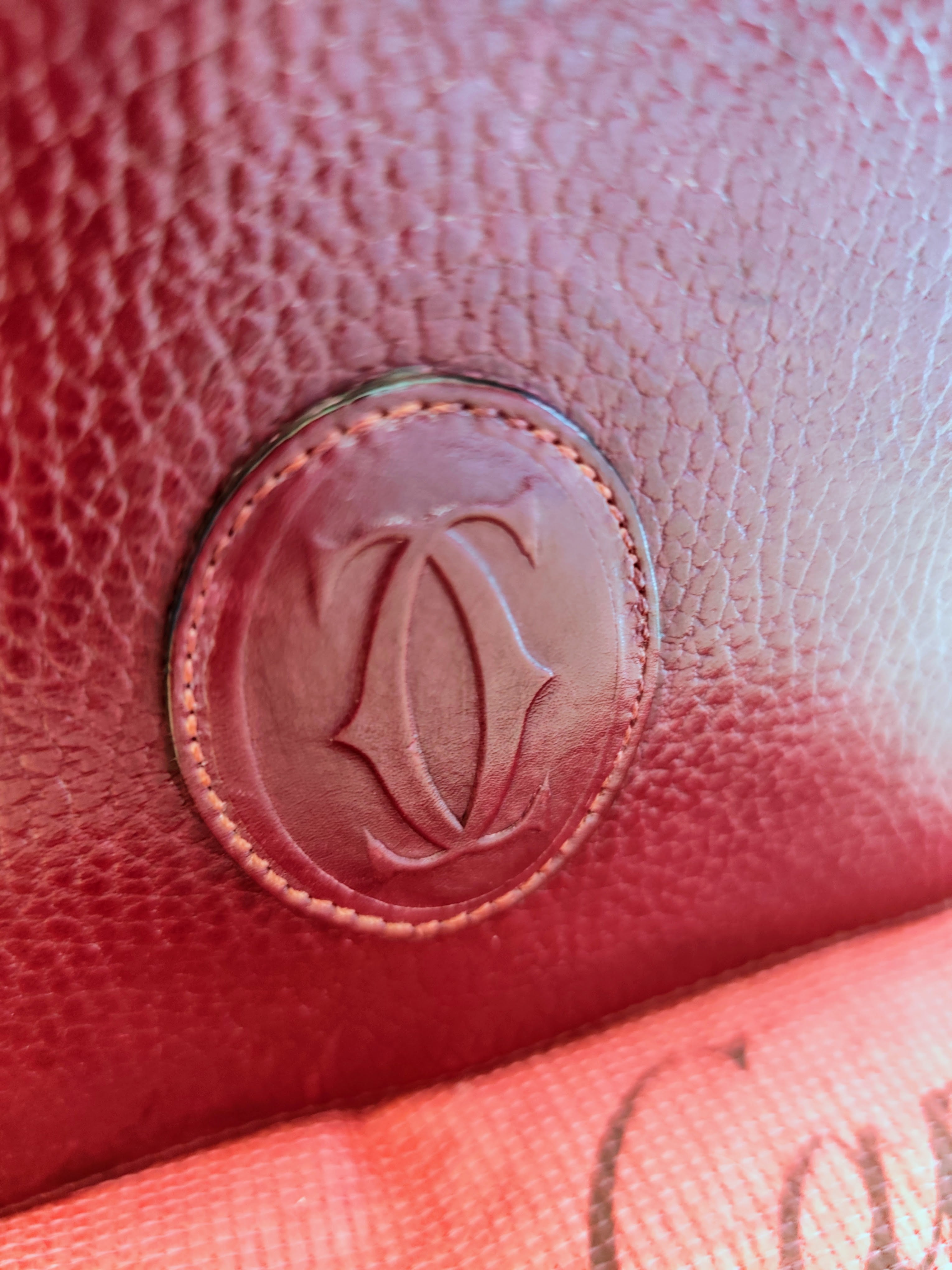 Cartier – Borsa Camera Bag Vintage a Tracolla in Pelle Bordeaux