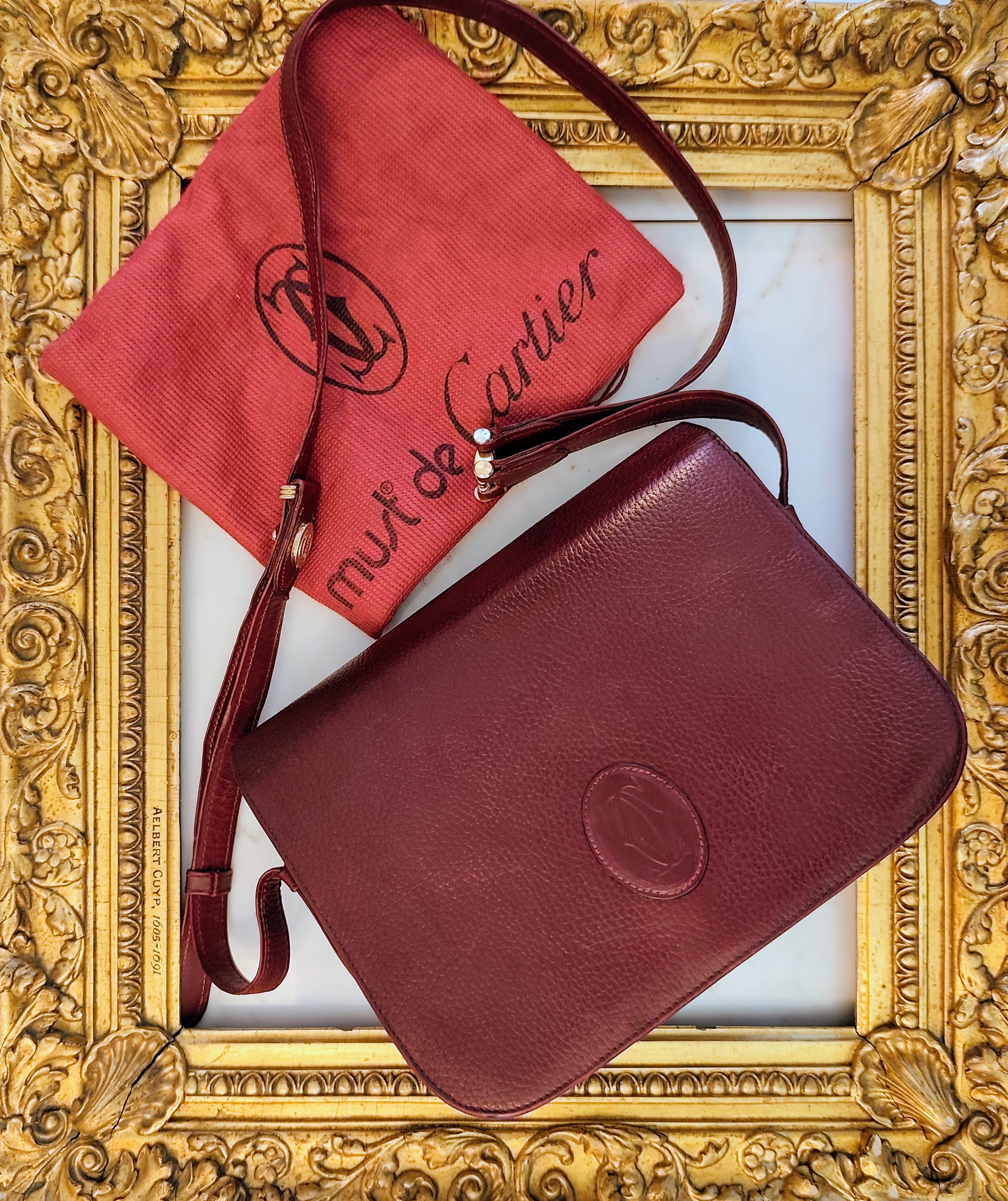 Cartier – Borsa Camera Bag Vintage a Tracolla in Pelle Bordeaux