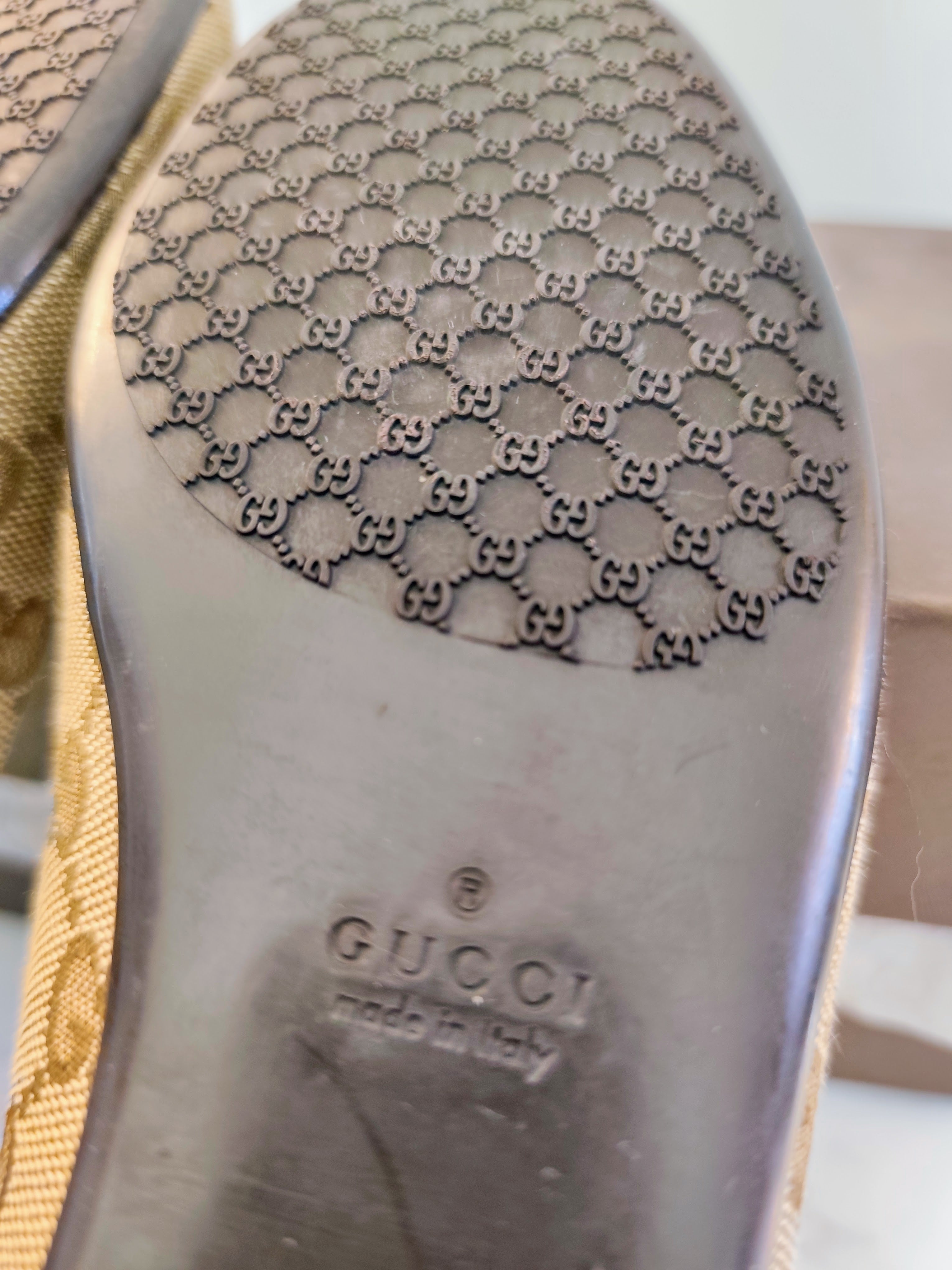 Gucci – Ballerine Tessuto “GG” Beige con Fiocchi e Charm Bamboo Pari al Nuovo Full Set