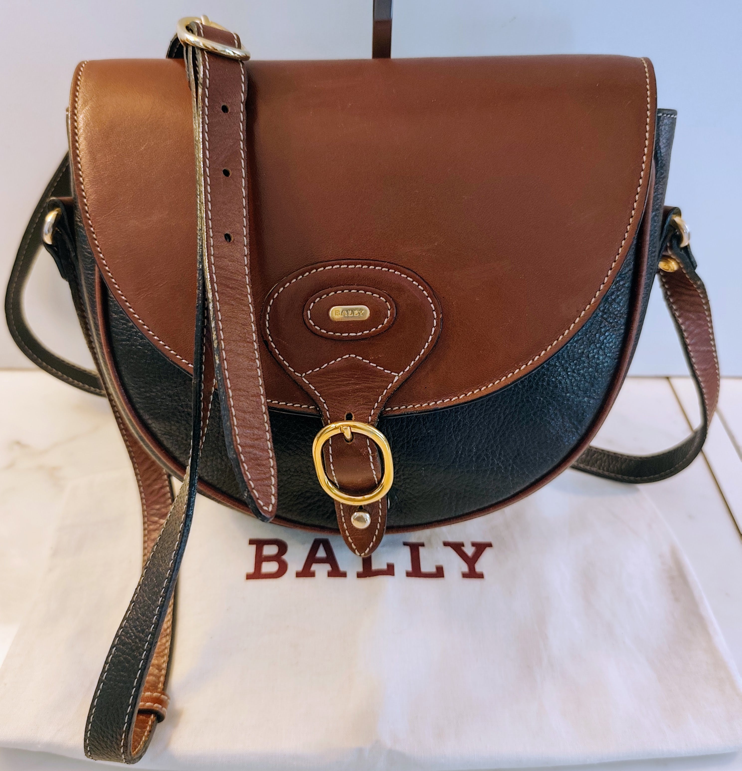 Bally – Borsetta Tracolla in Pelle Bicolore Cognac e Nera Vintage