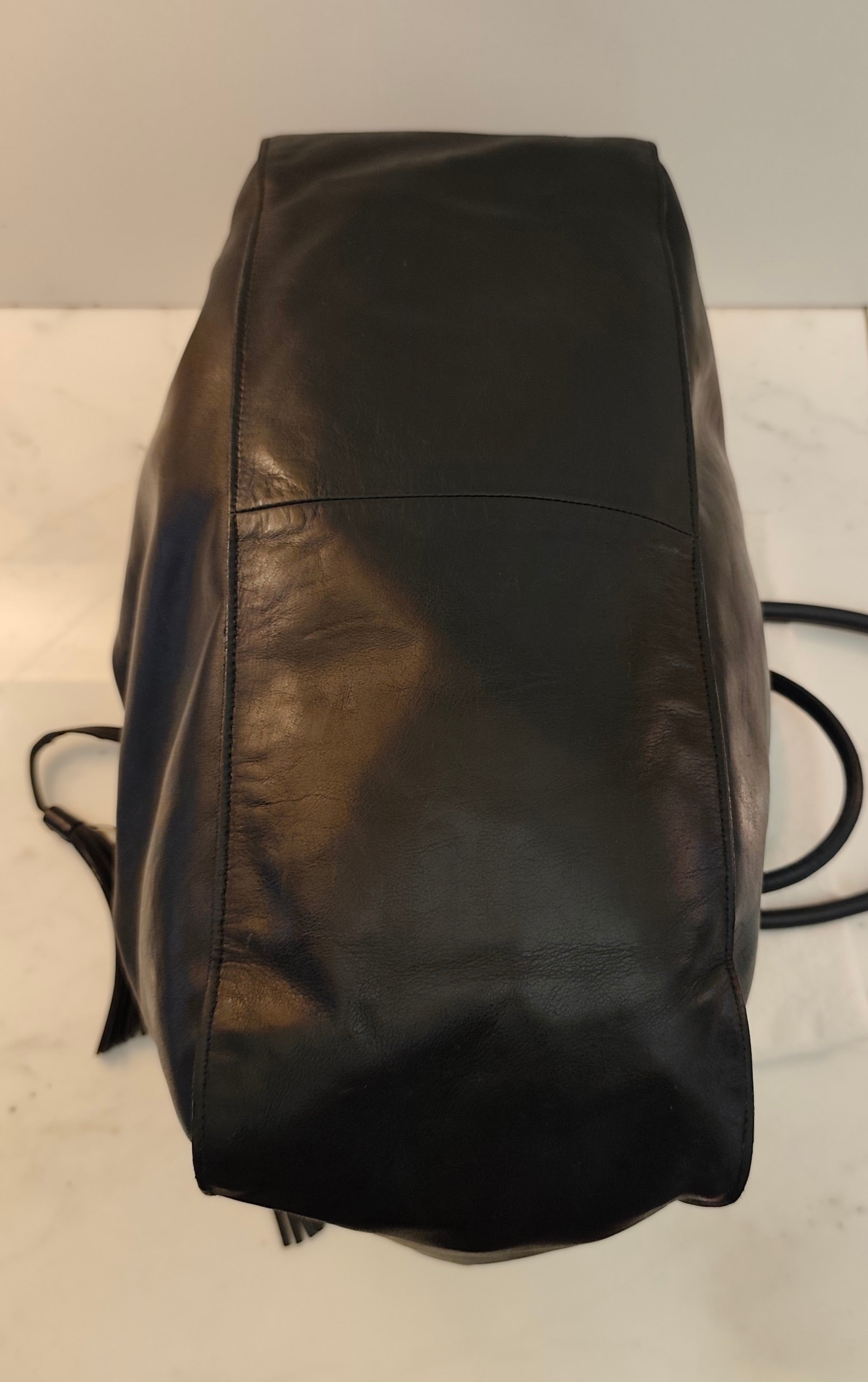Prada - Borsa a Spalla a Sacco in Pelle Nera con Coulisse e Nappine