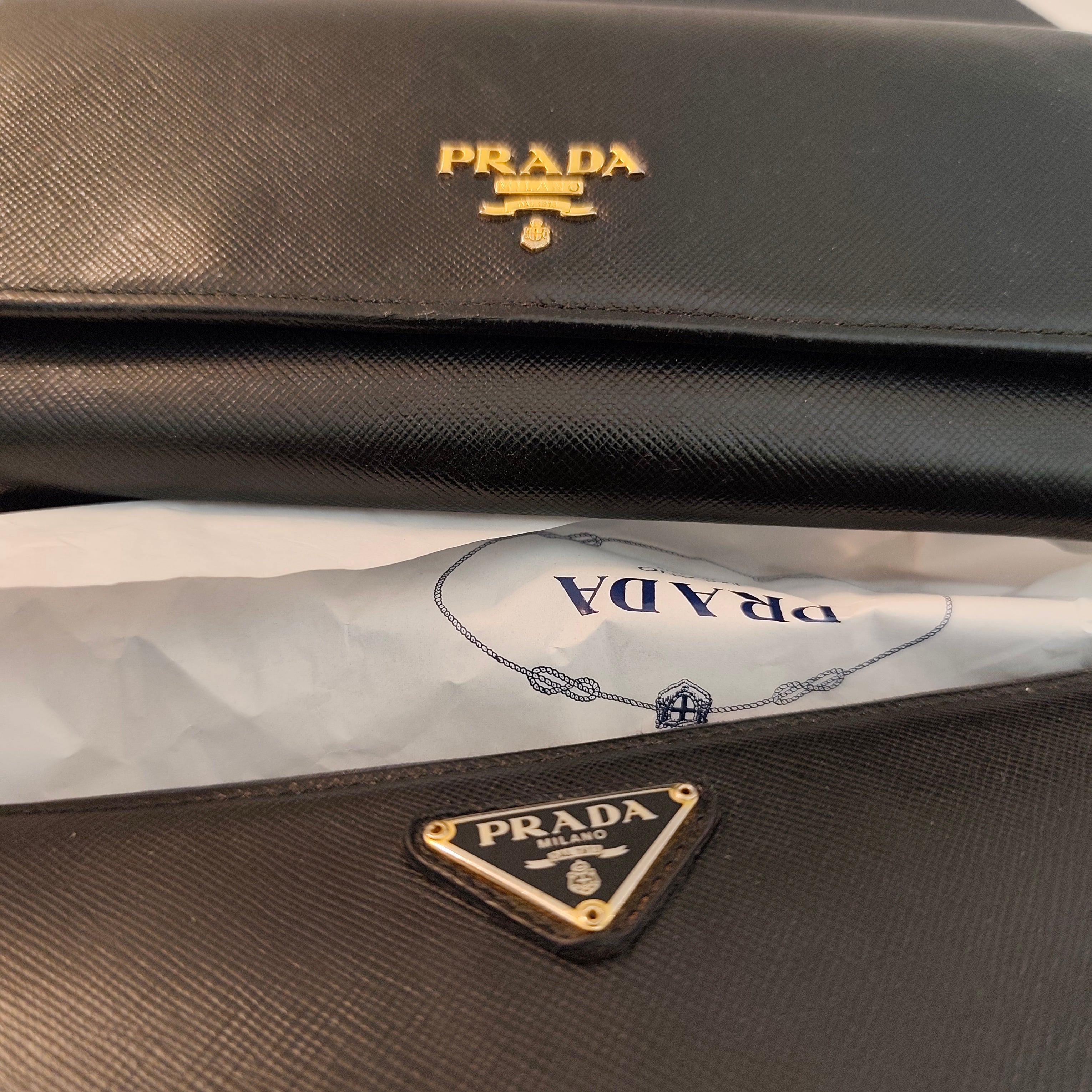 Prada - Portafoglio Grande Pelle Saffiano Nera Logo Lettering