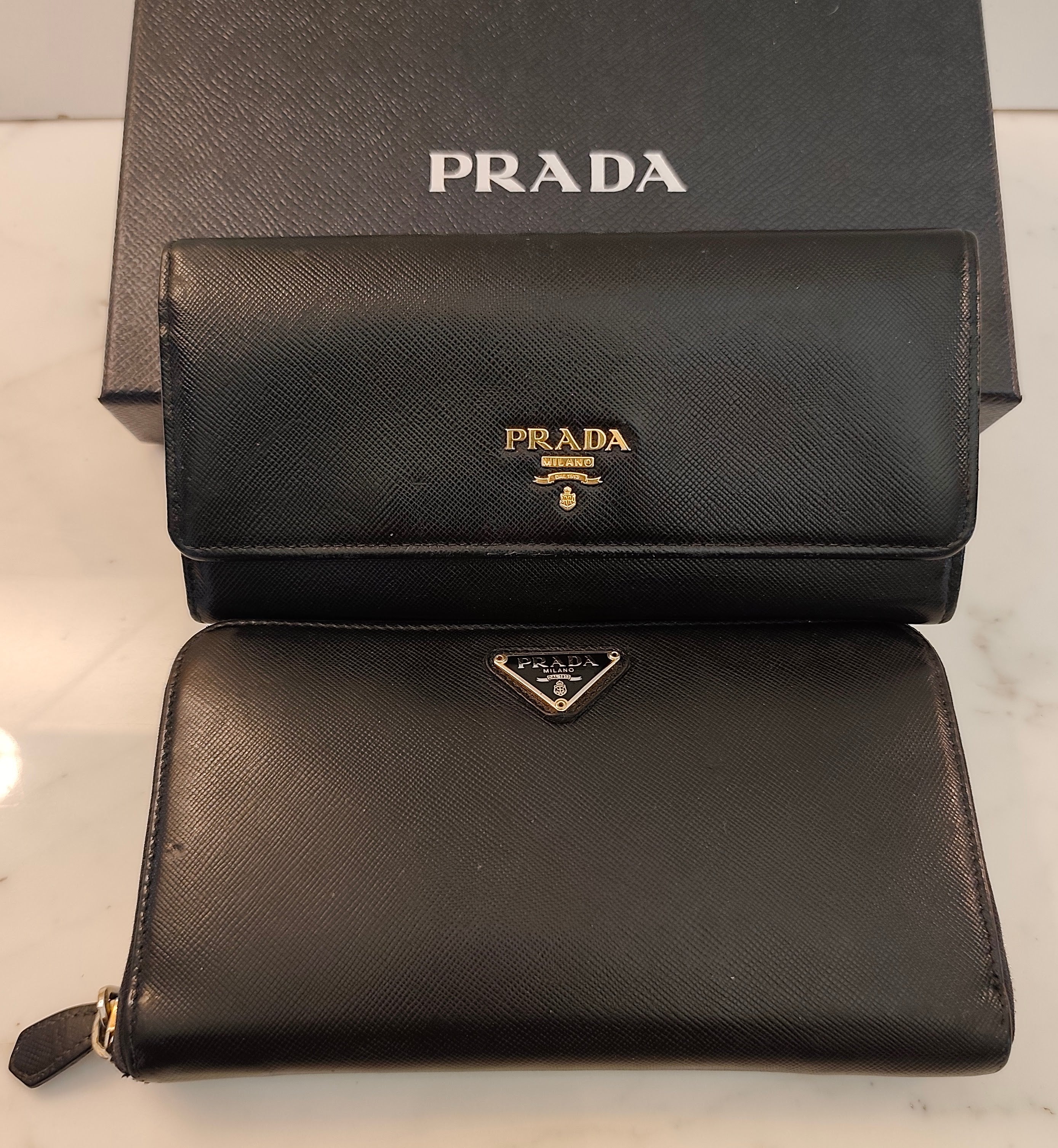 Prada - Portafoglio Grande Pelle Saffiano Nera Logo Lettering
