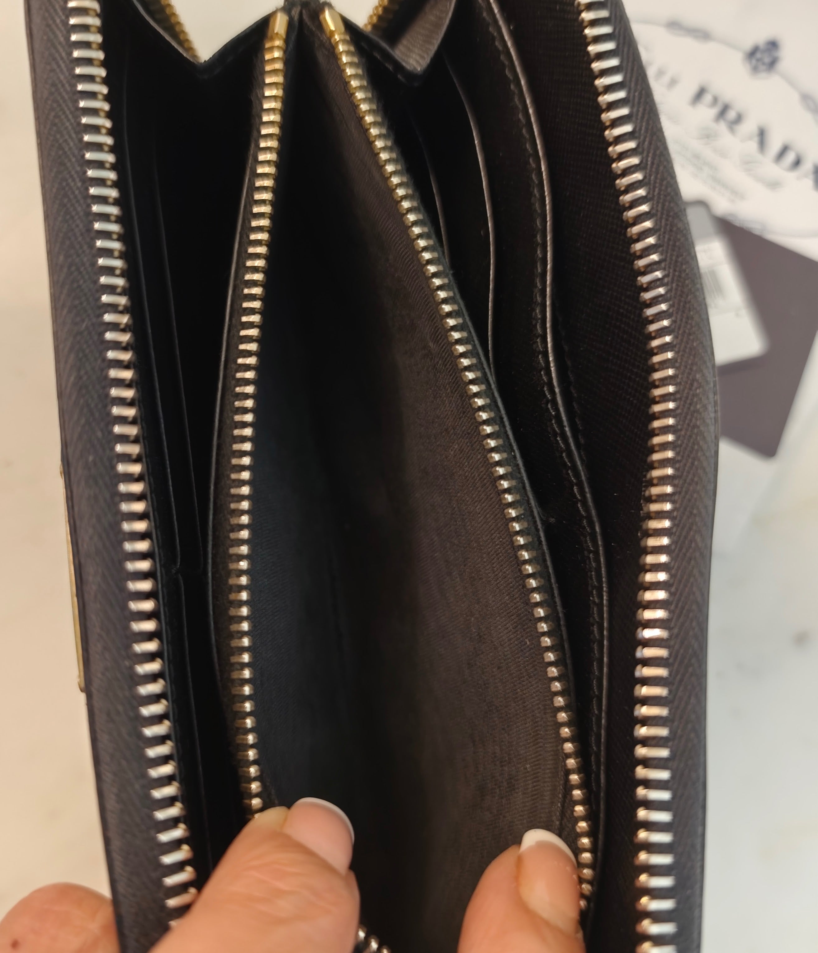 Prada - Portafoglio Continental Lux Pelle Saffiano Nera Logo Triangolo