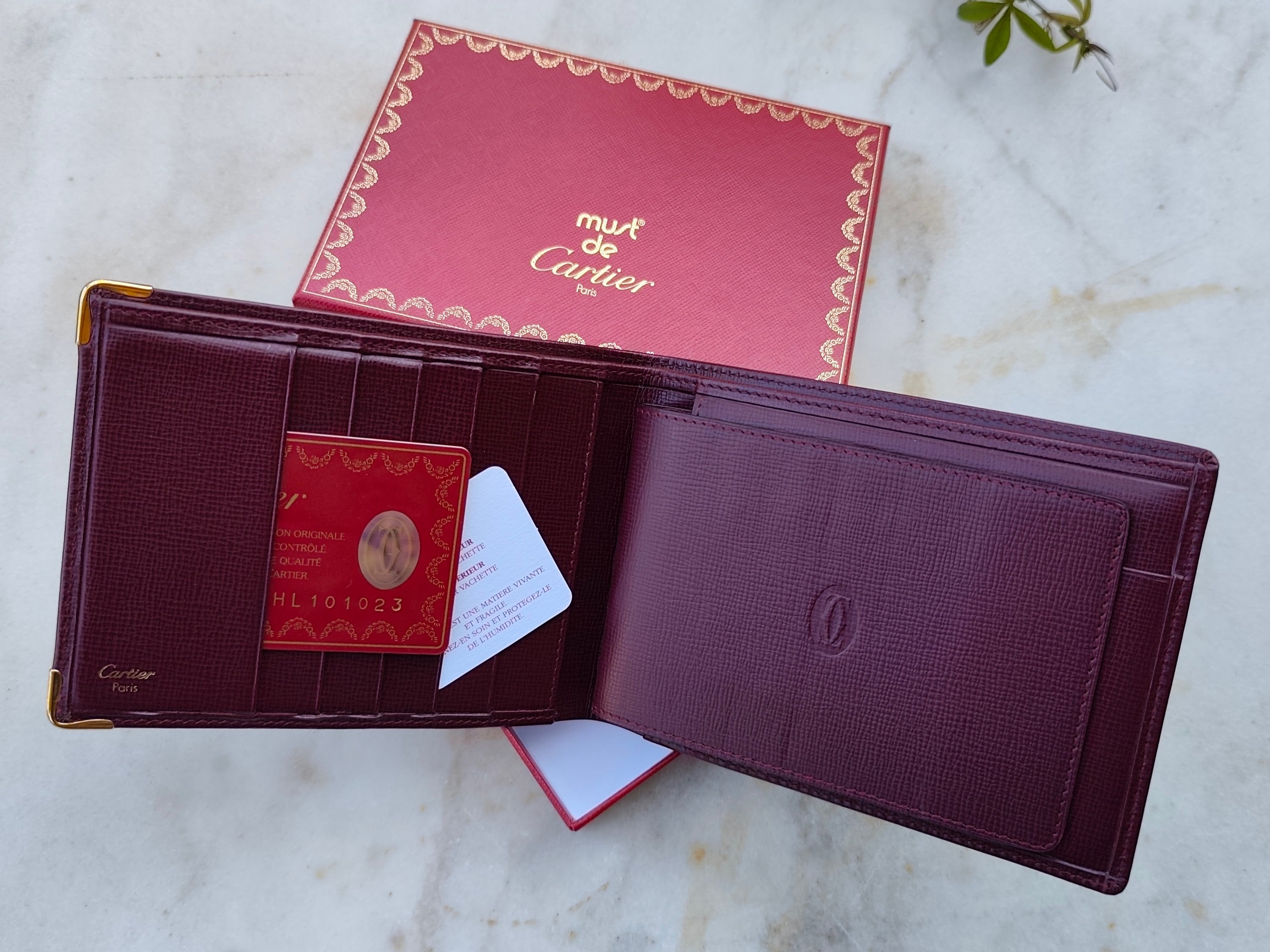 Cartier – Portafoglio con Porta Assegni Staccabile in Pelle Bordeaux