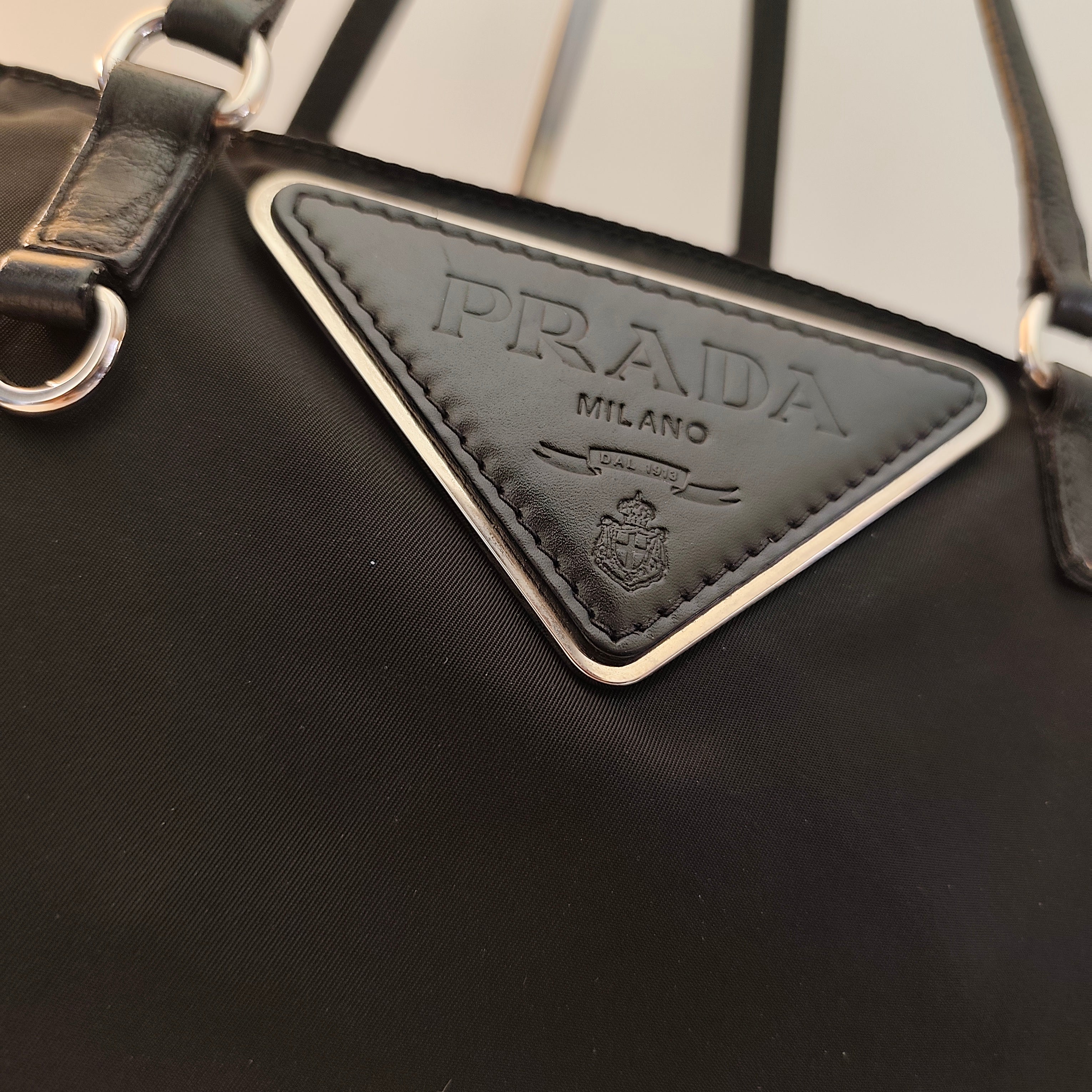 Prada - Tote Bag Re-Nylon Nero Logo Gigante in Pelle
