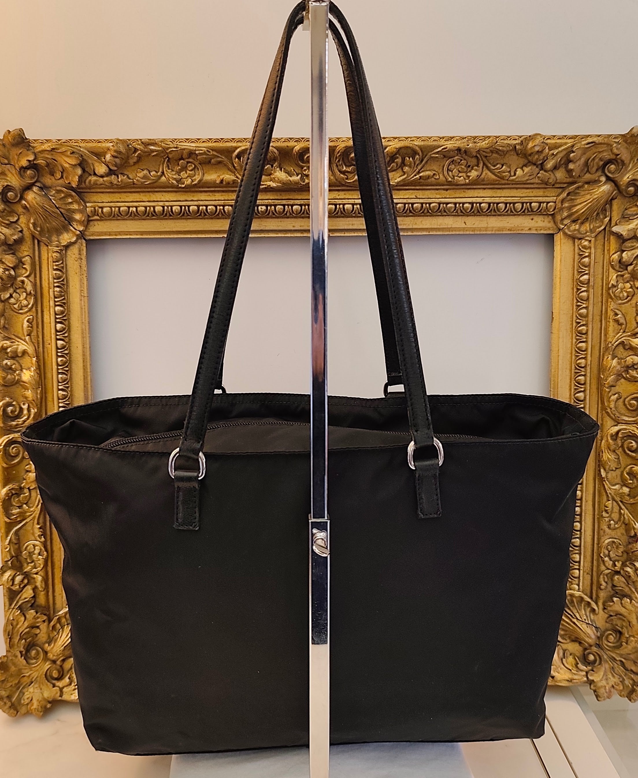 Prada - Tote Bag Re-Nylon Nero Logo Gigante in Pelle