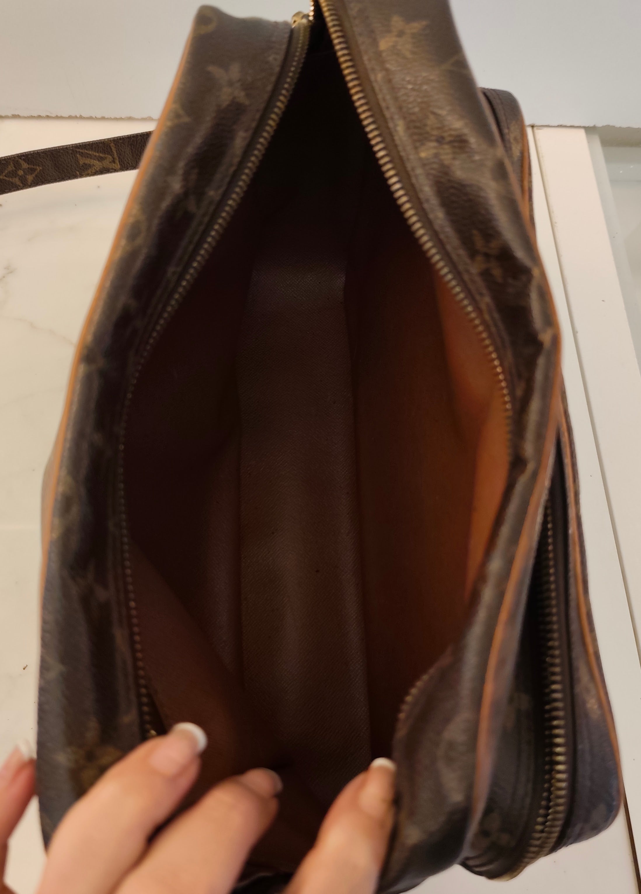 Louis Vuitton - Nile Camera Bag Monogram Vintage