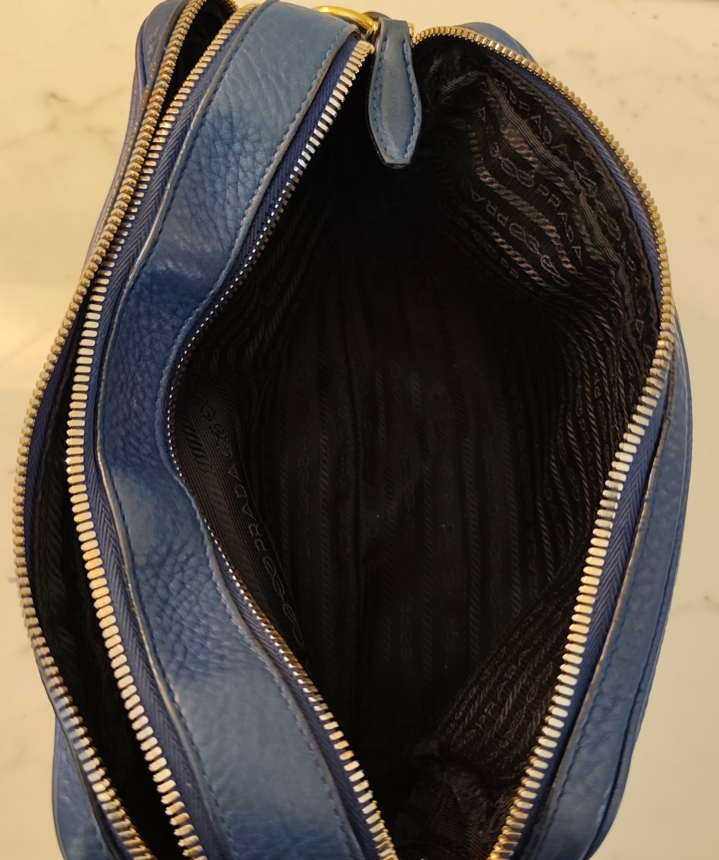 Prada - Camera Bag Postina Doppia in Pelle Blu Royal