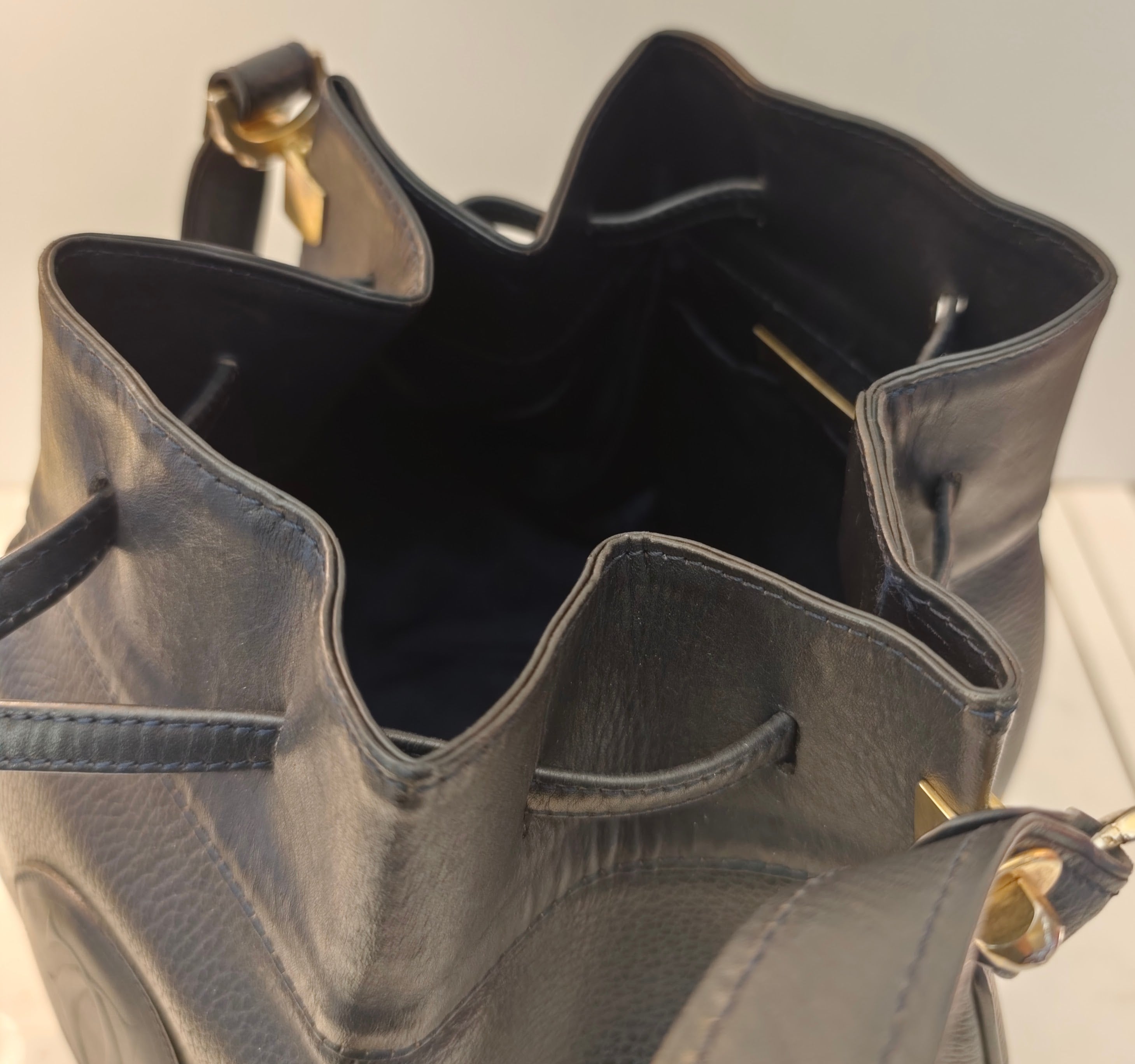 CARTIER - Secchiello Bombato Double-face Pelle Blu Vintage