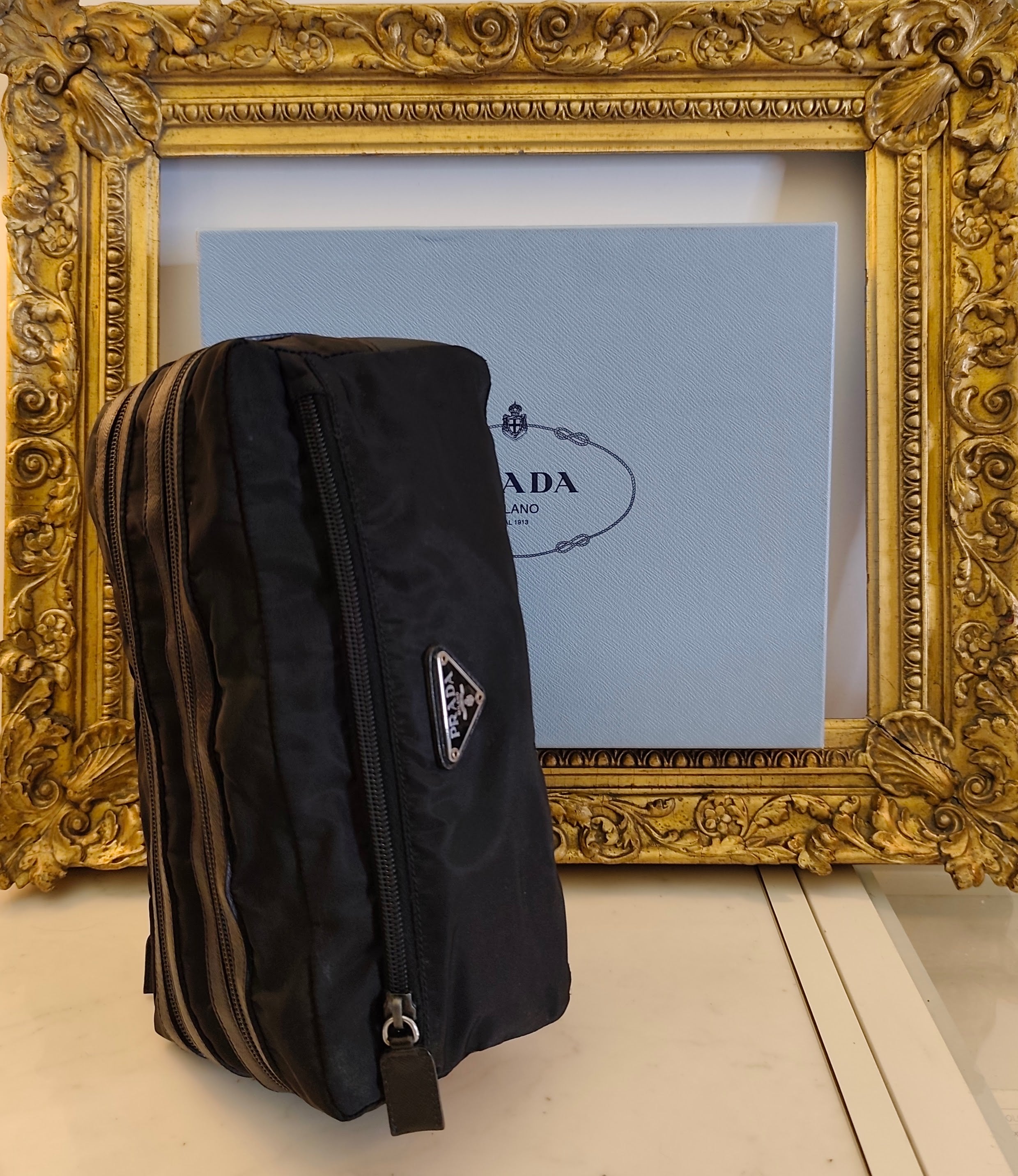 Prada - Trousse Toilette da Viaggio Re-Nylon e Saffiano Nera