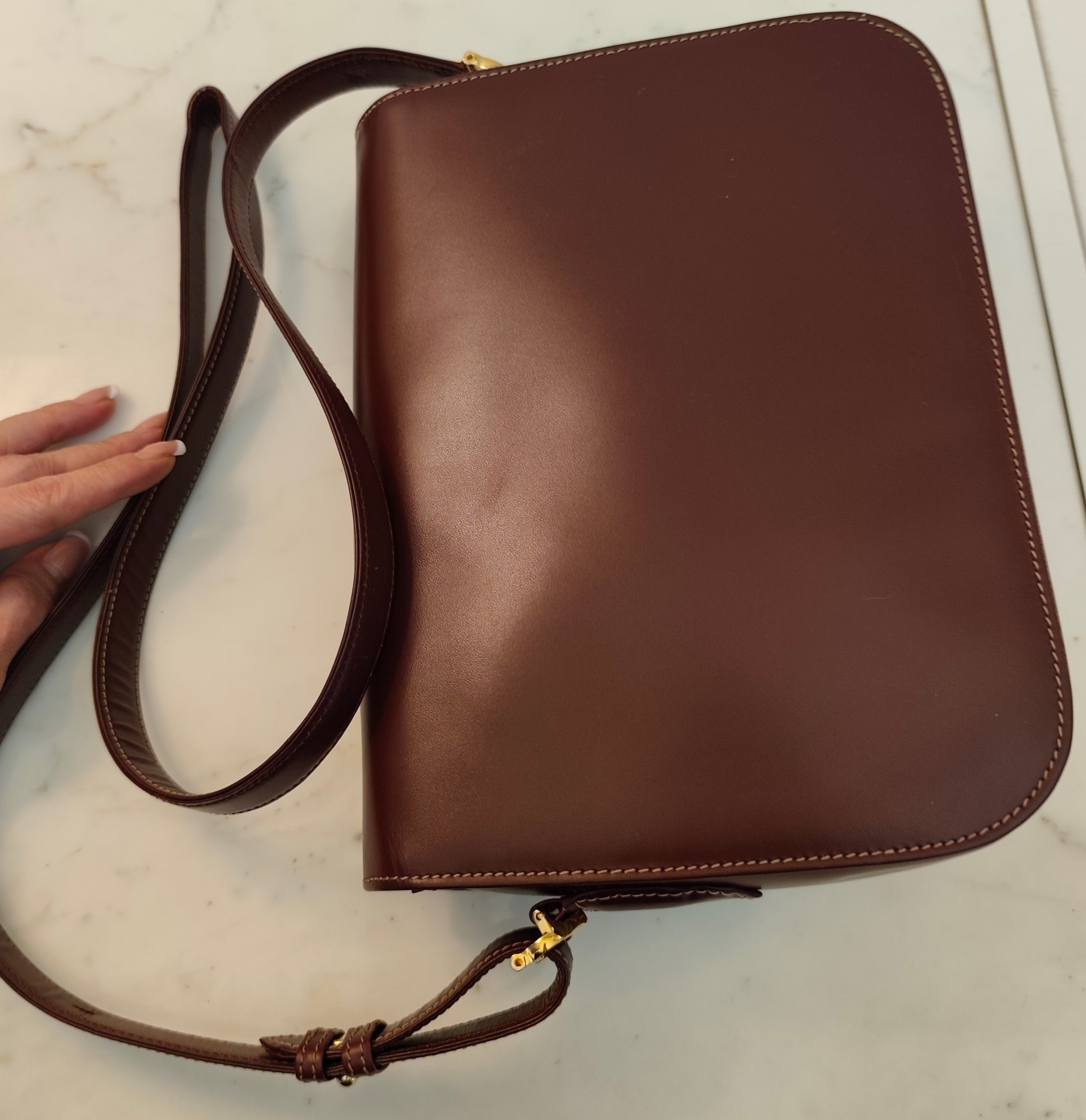 Cartier – Camera Bag Elegante Vintage in Pelle Bordeaux