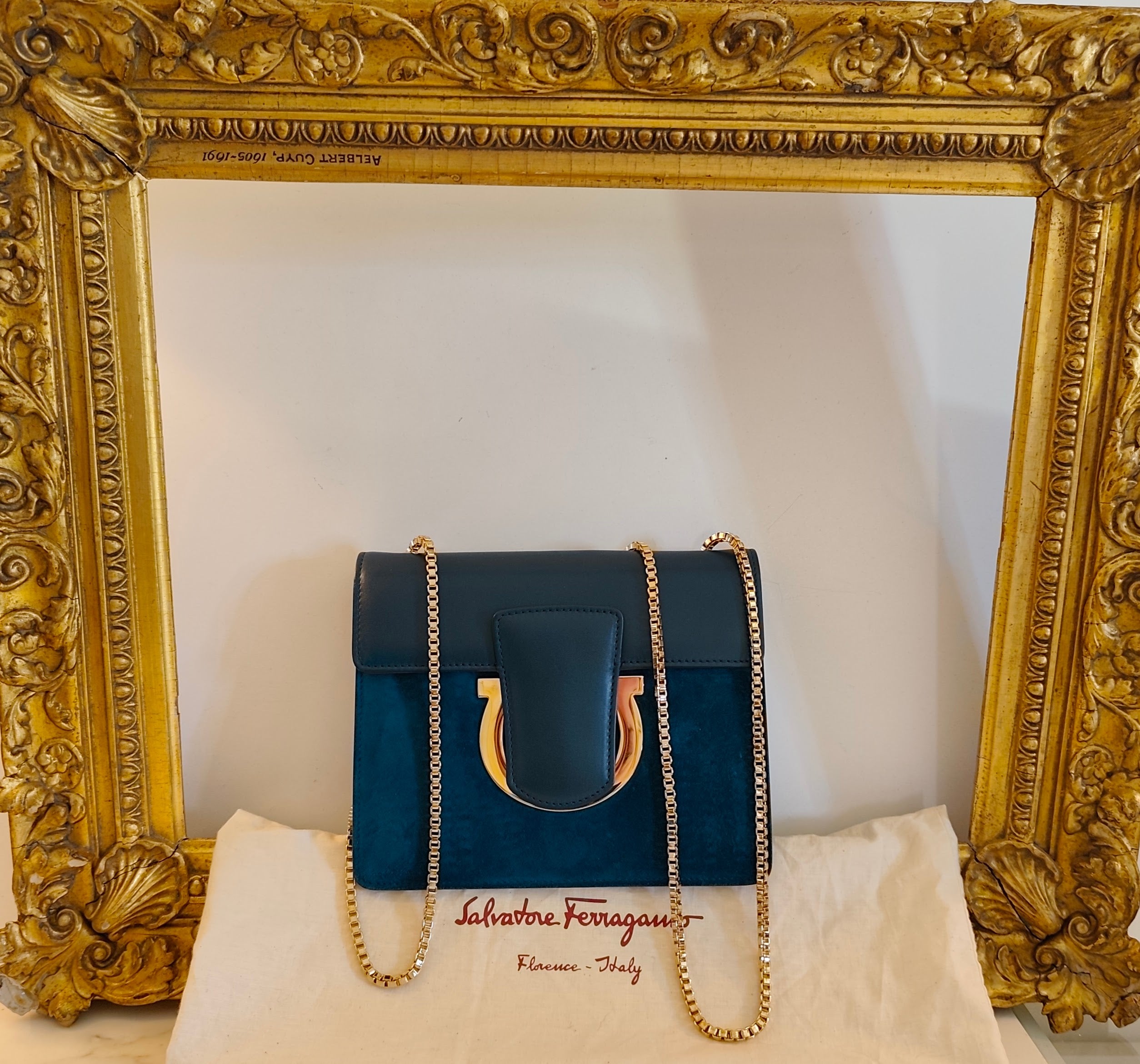 Salvatore Ferragamo – Borsetta “Thalia” in Pelle e Camoscio Ottanio