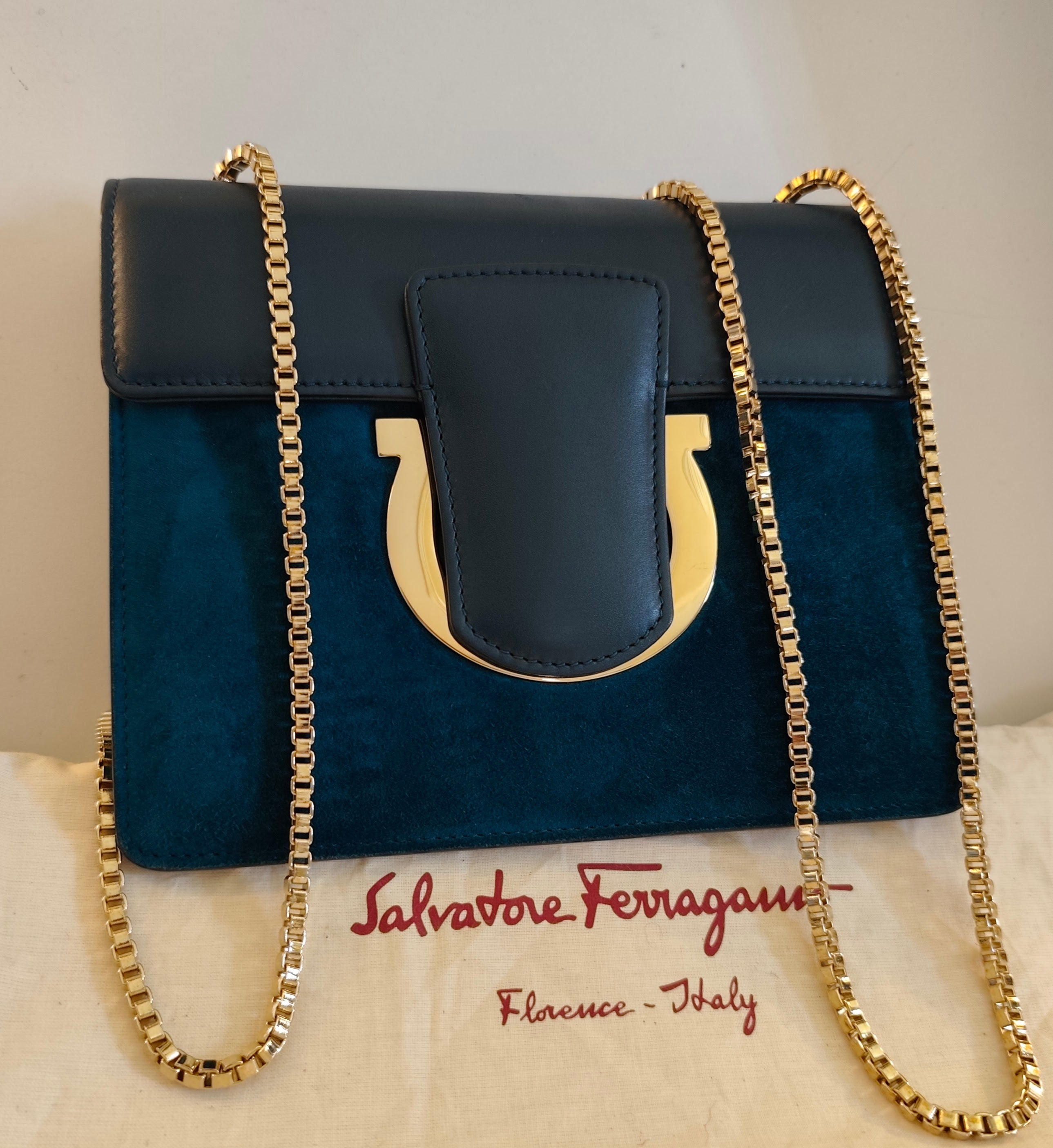 Salvatore Ferragamo – Borsetta “Thalia” in Pelle e Camoscio Ottanio