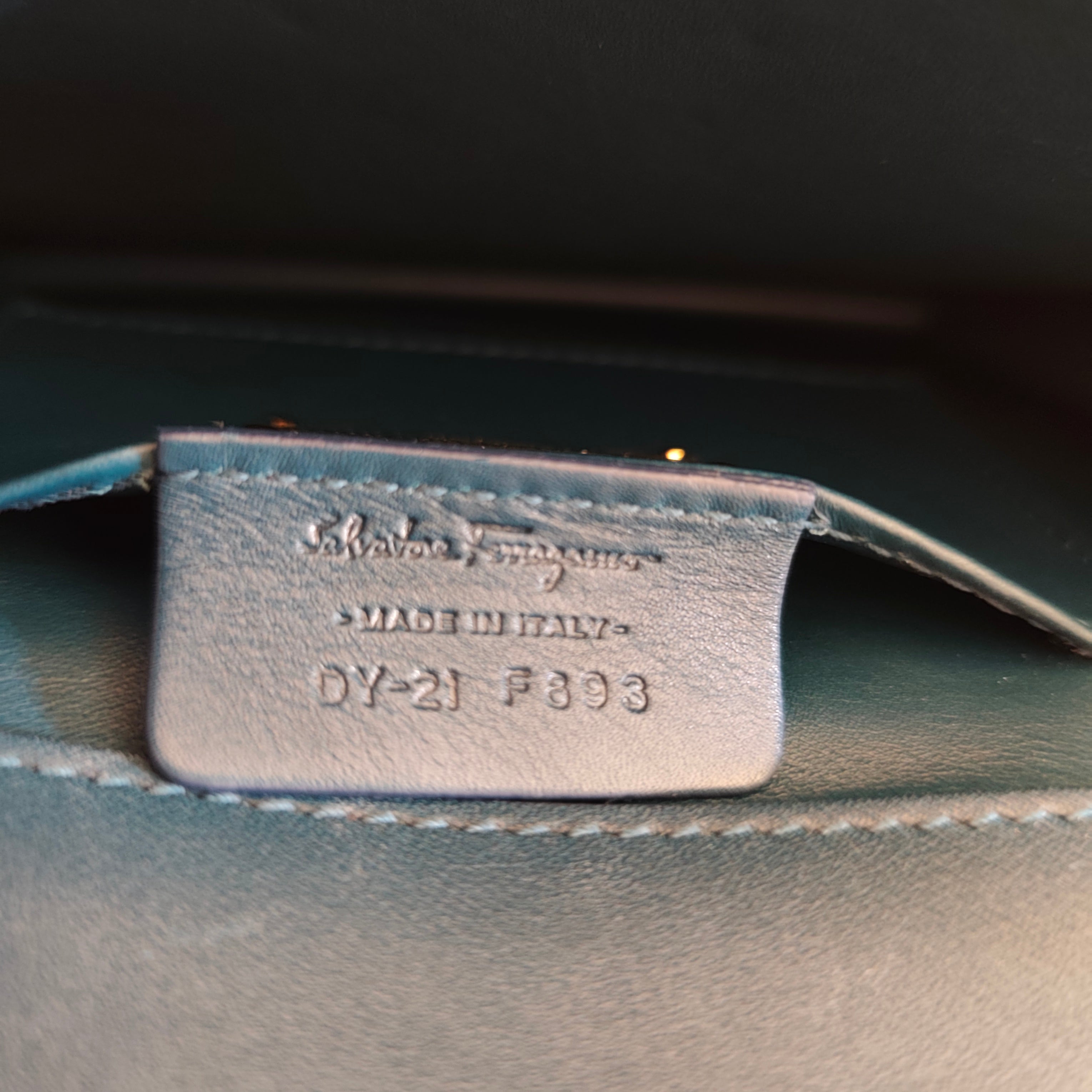 Salvatore Ferragamo – Borsetta “Thalia” in Pelle e Camoscio Ottanio