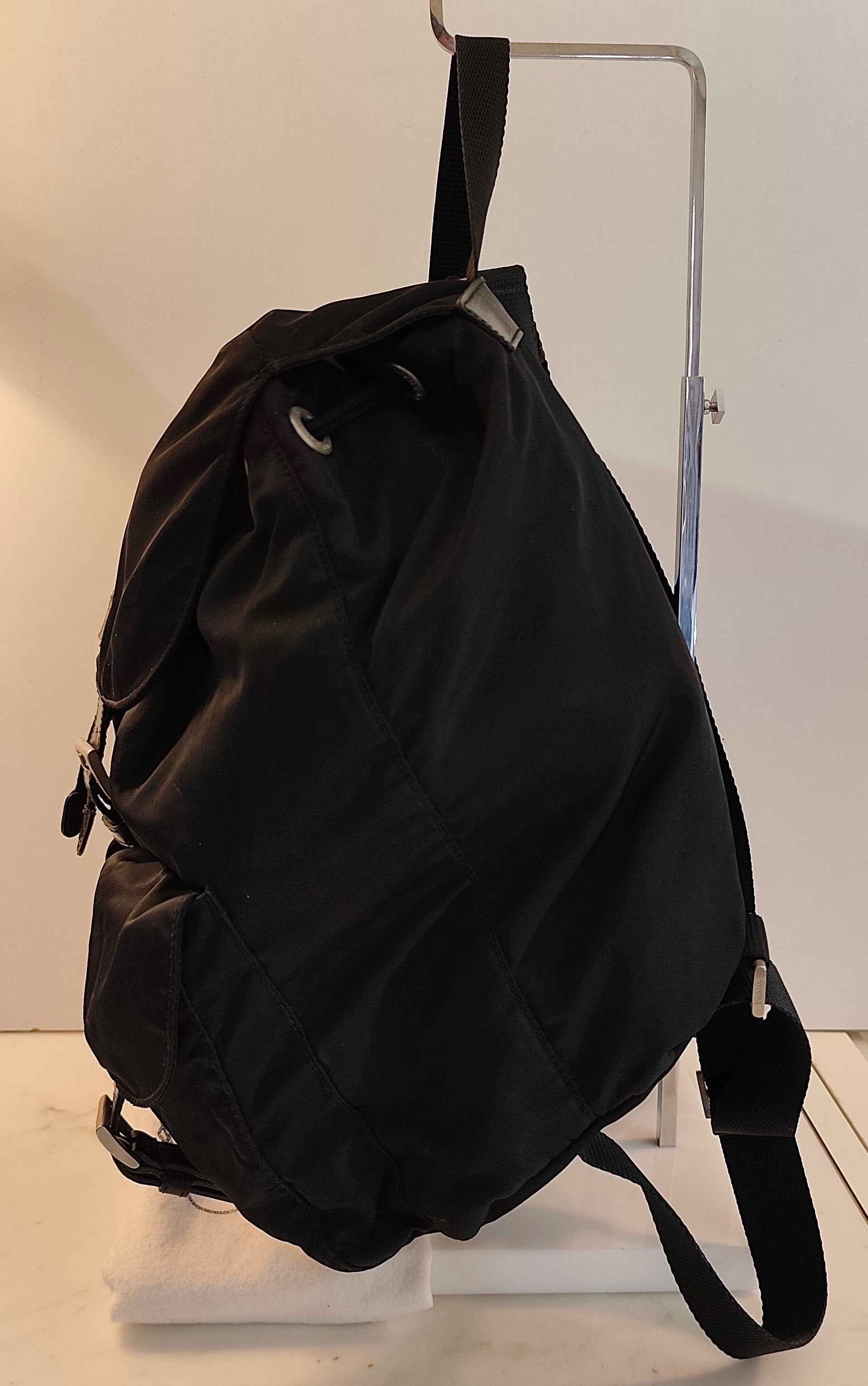 Prada – Zaino Classico Iconico in Nylon Nero Misura Grande Vintage