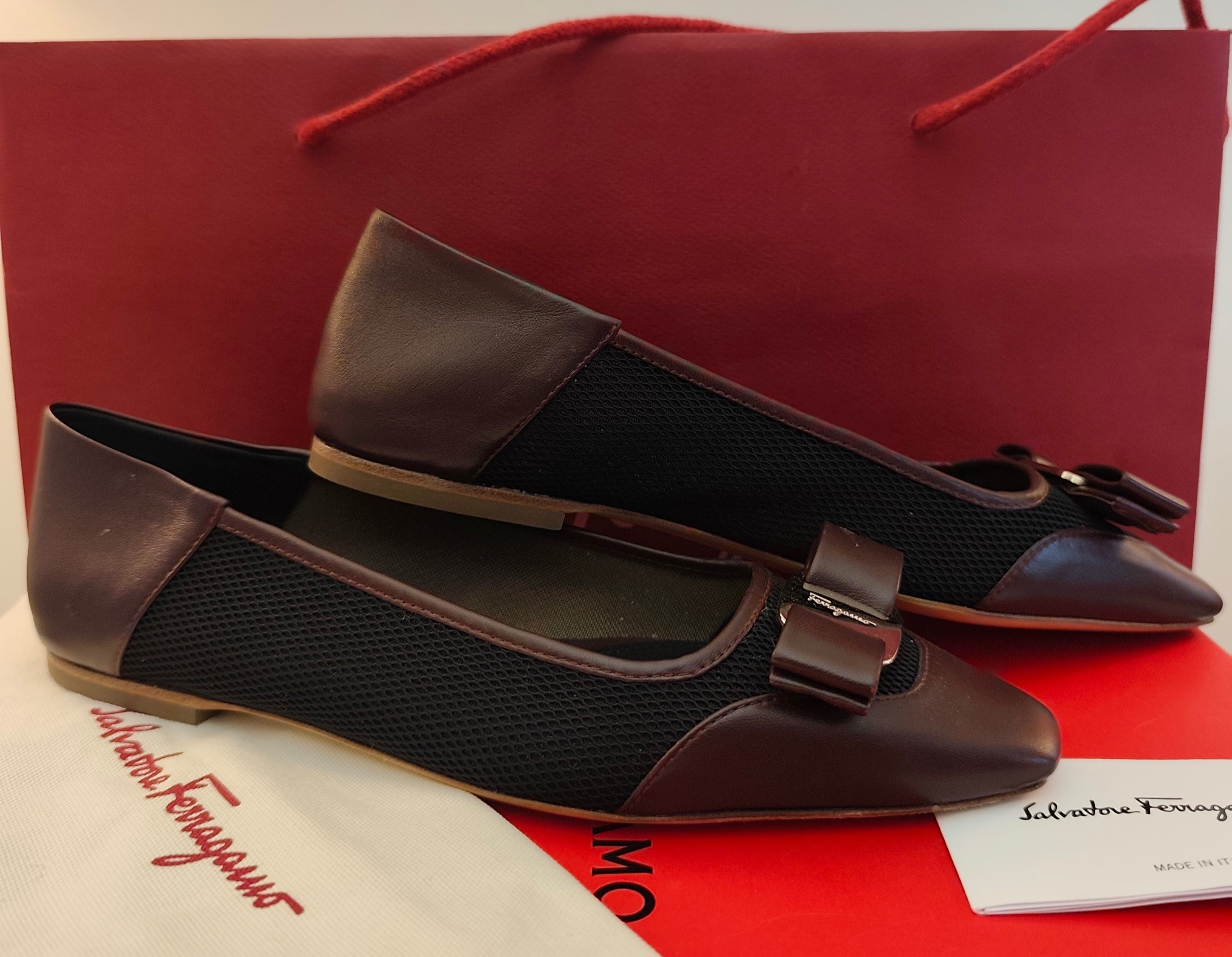 Salvatore Ferragamo Scarpe Ballerine Vara Pelle e Rete – Nuove Full Set