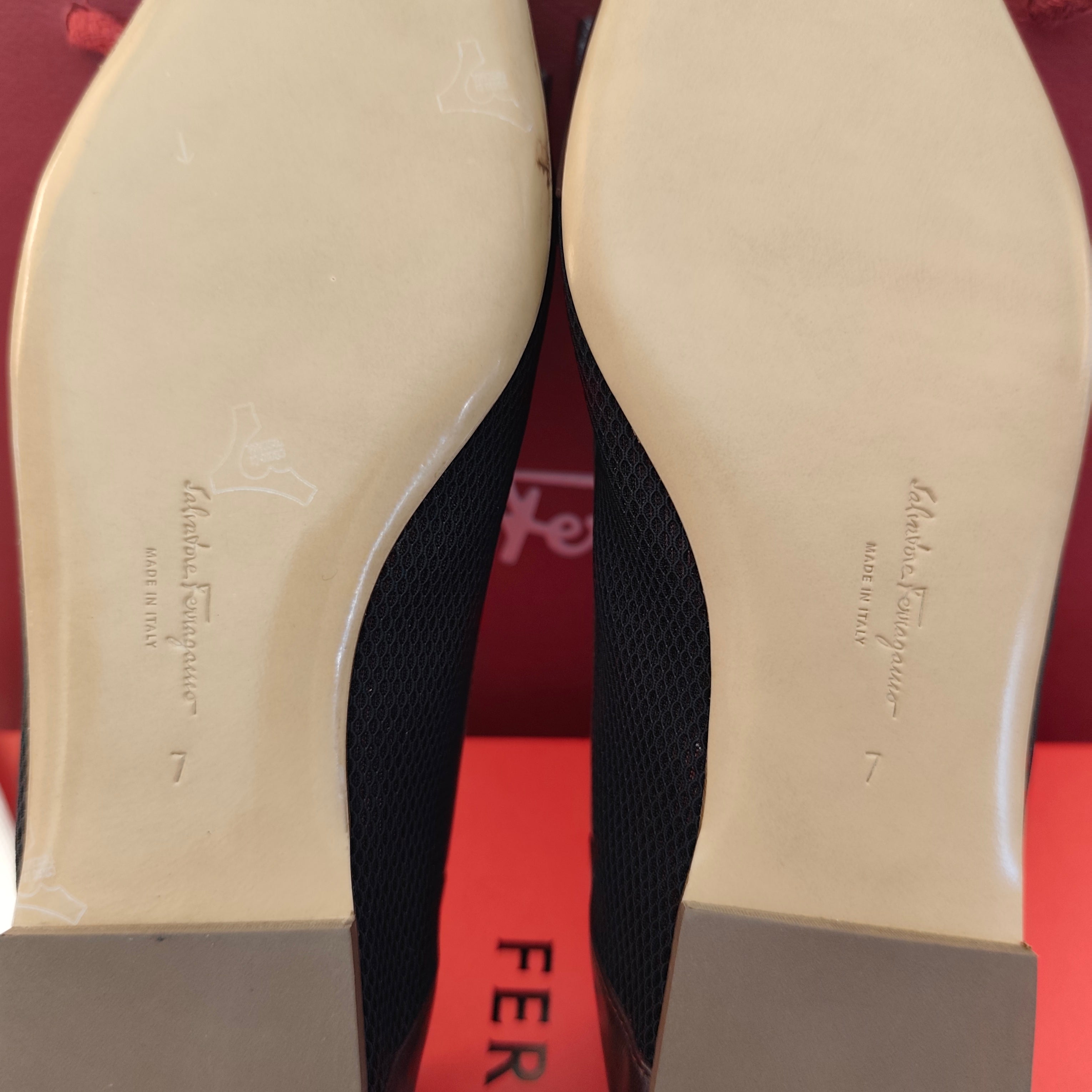 Salvatore Ferragamo Scarpe Ballerine Vara Pelle e Rete – Nuove Full Set