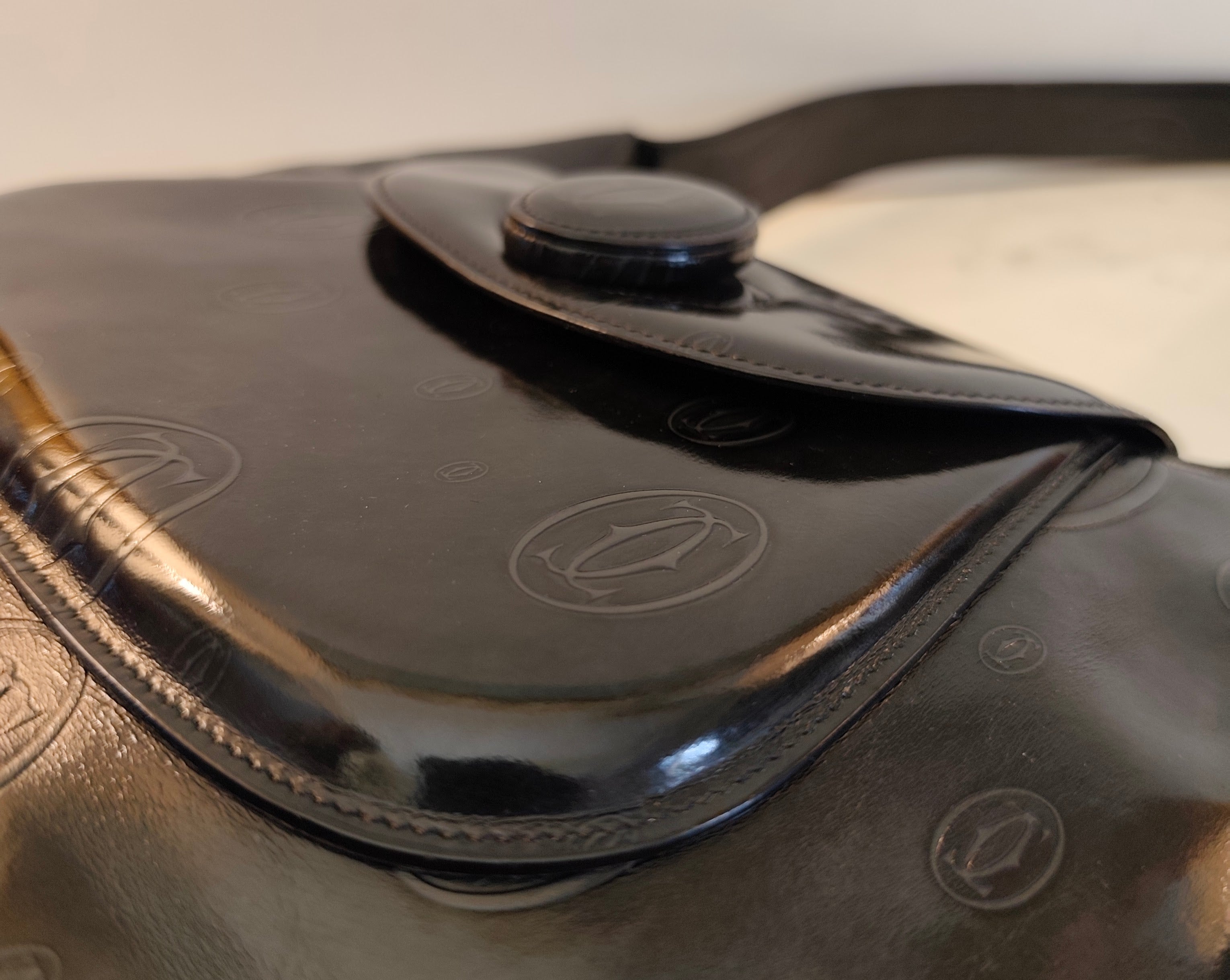 Cartier – Borsa Hobo Happy Birthday Vernice Nera Fantasia Logo