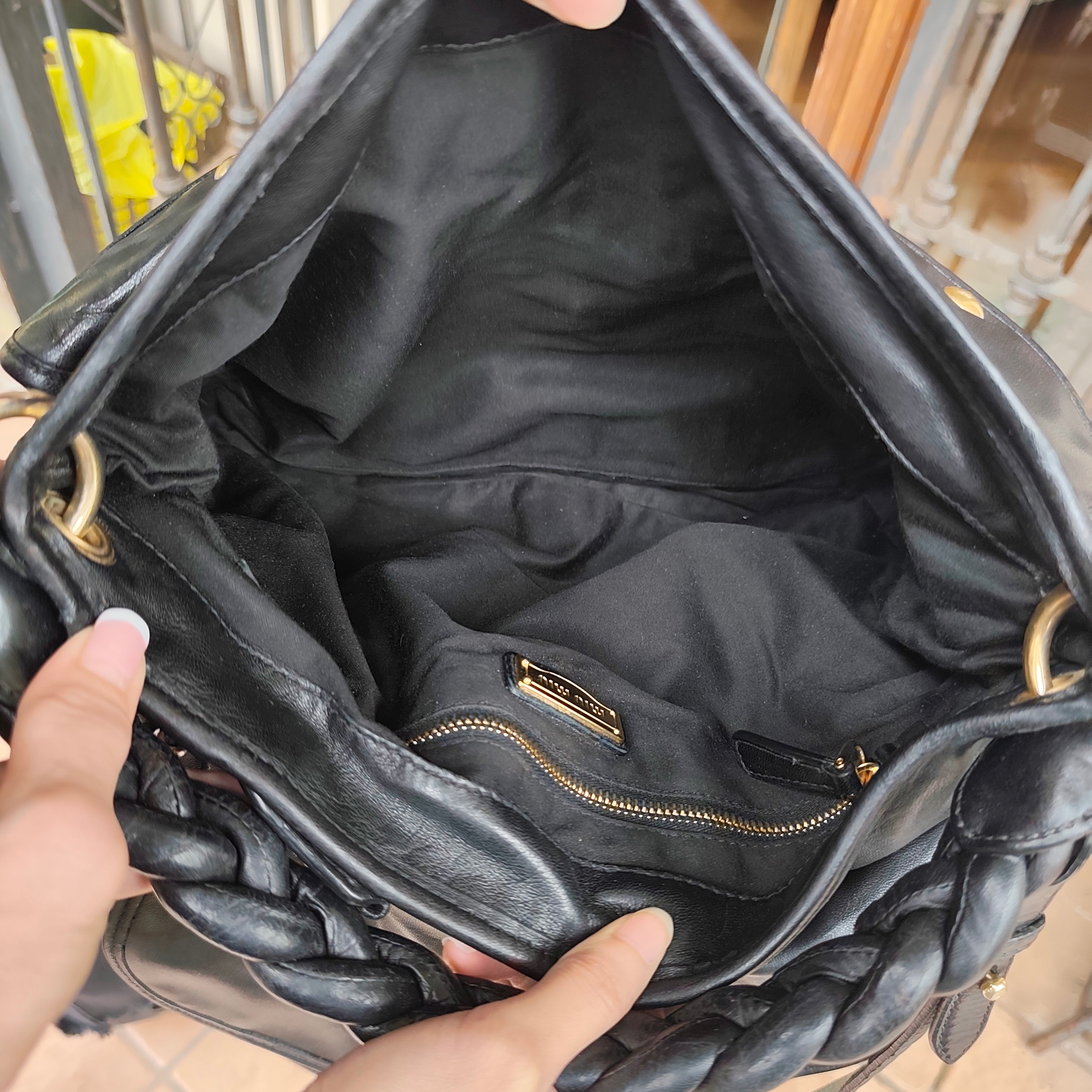 Miu Miu - Coffer Bag Borsa a Spalla in Pelle Matelassé Nera con Tracolla Vintage