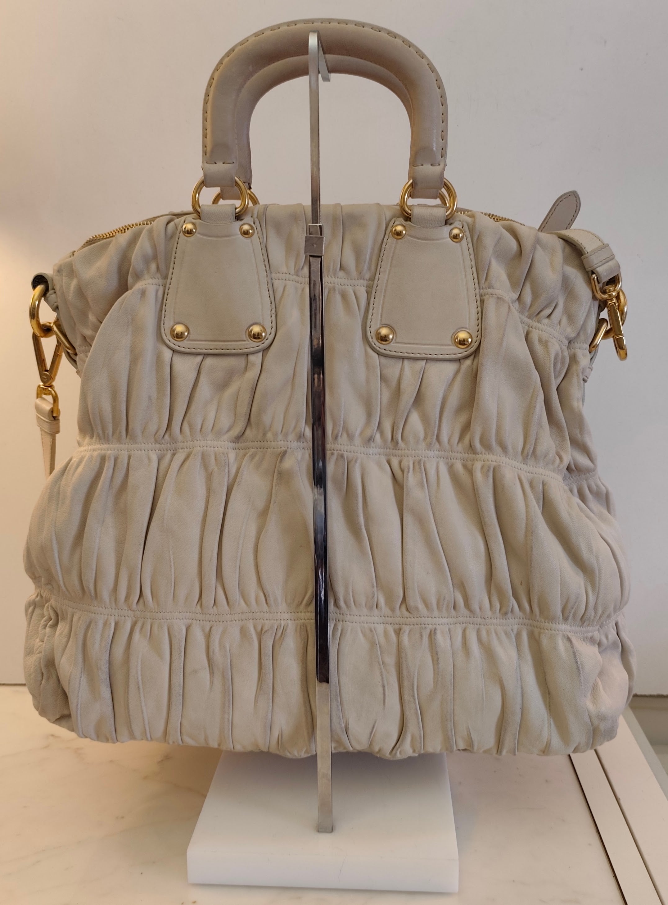 Prada - Shopper Goffrata con Tracolla in Pelle Avorio/Burro