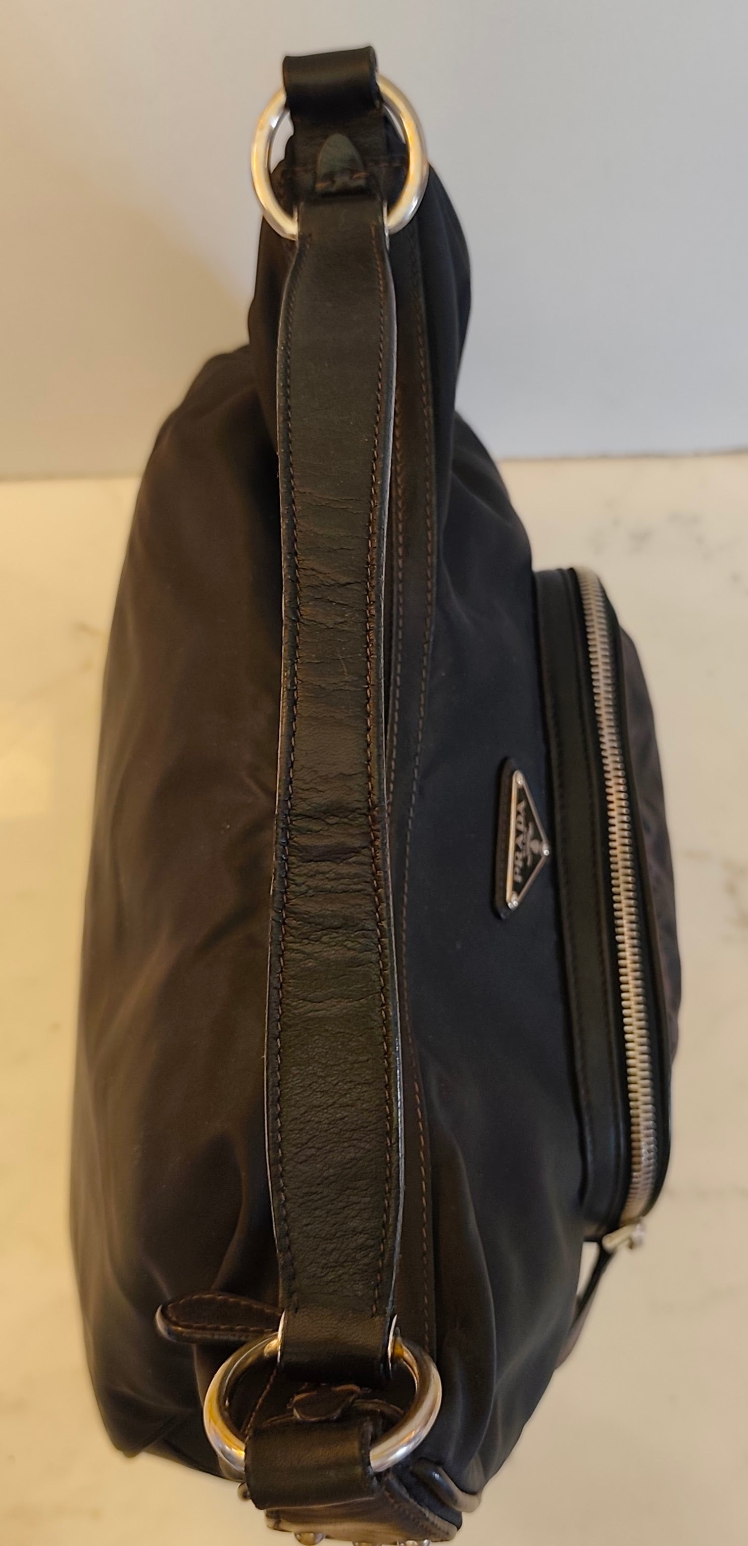 PRADA - Borsa a Spalla Hobo in Nylon e Pelle Nera