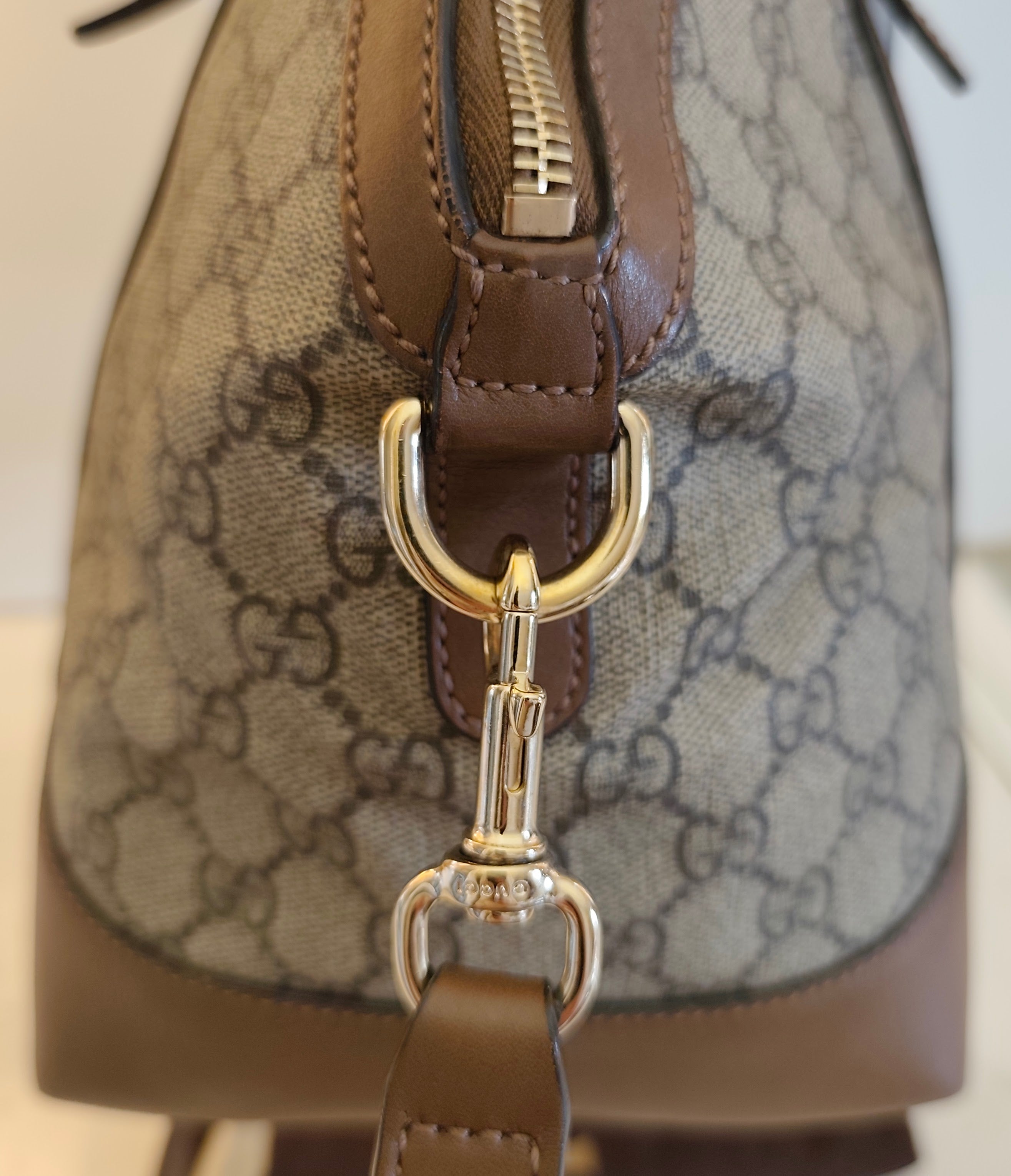 Gucci - Borsa a Spalla Dome Top Handle "GG Supreme" Beige con Tracolla