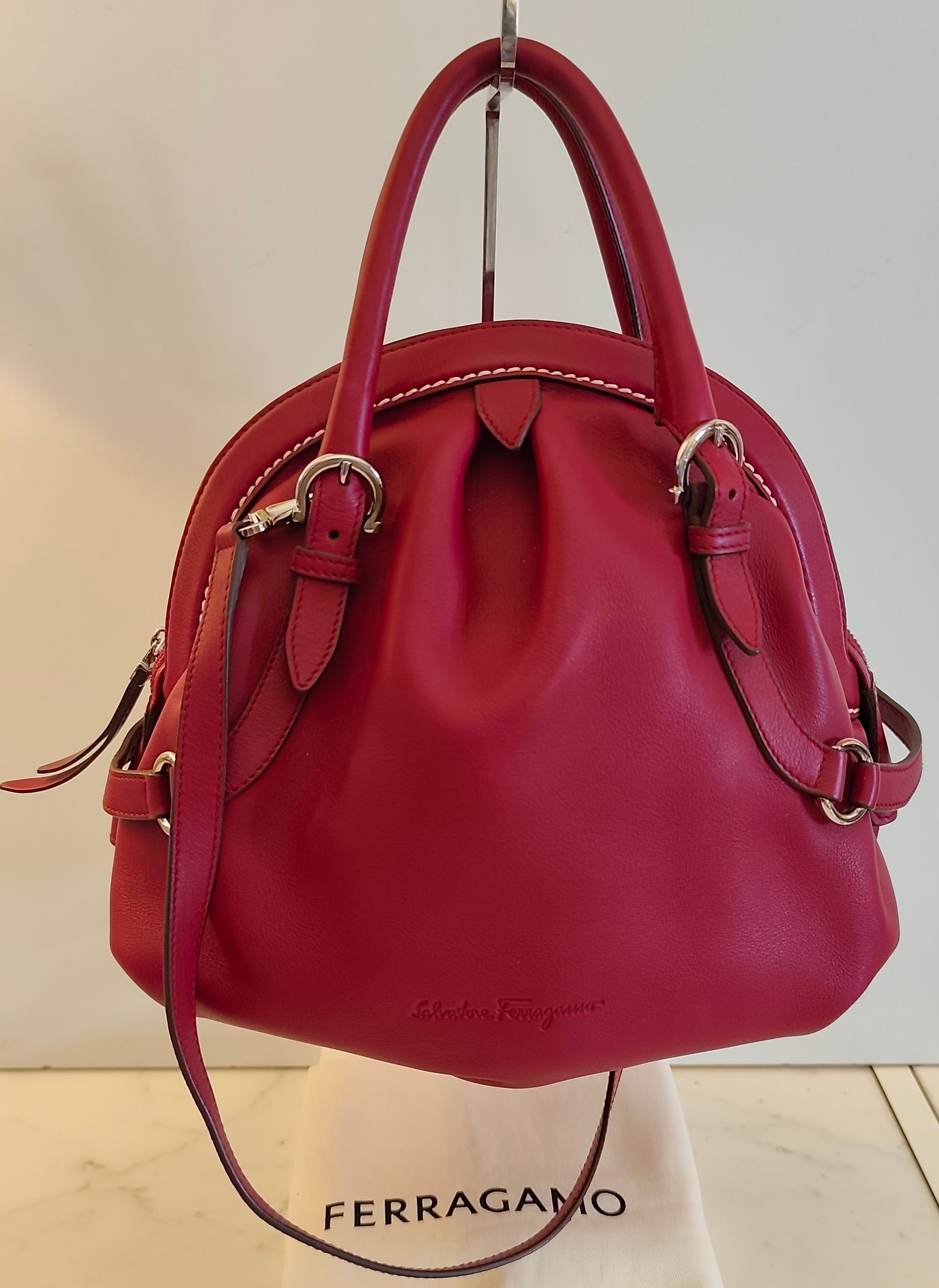 SALVATORE FERRAGAMO – Borsa a Mano in Pelle Bordeaux con Tracolla