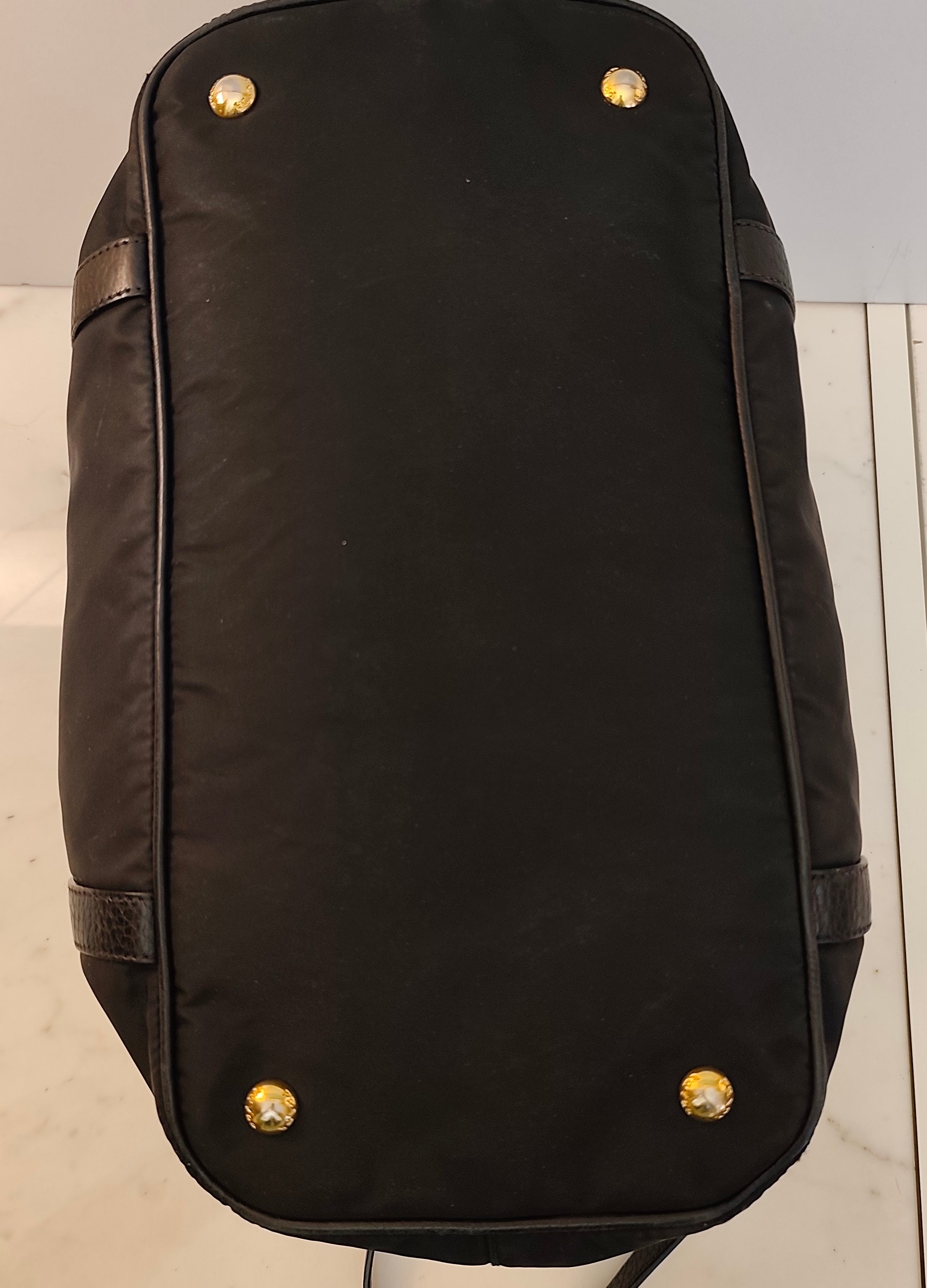 Prada - Tote Shopper in Nylon e Pelle Nera con Tracolla e Fasce in Pelle