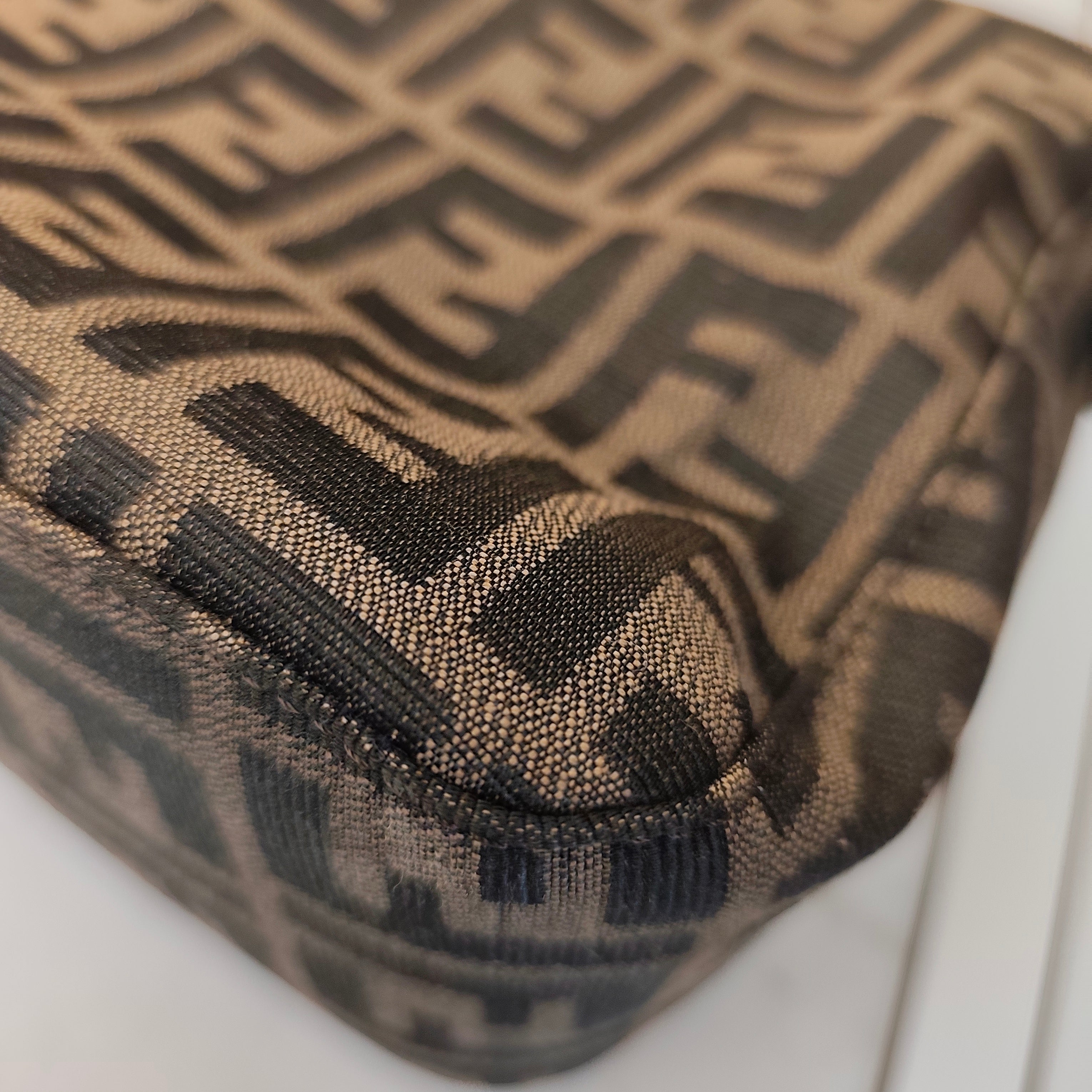 FENDI - MAMA BAGUETTE ZUCCA