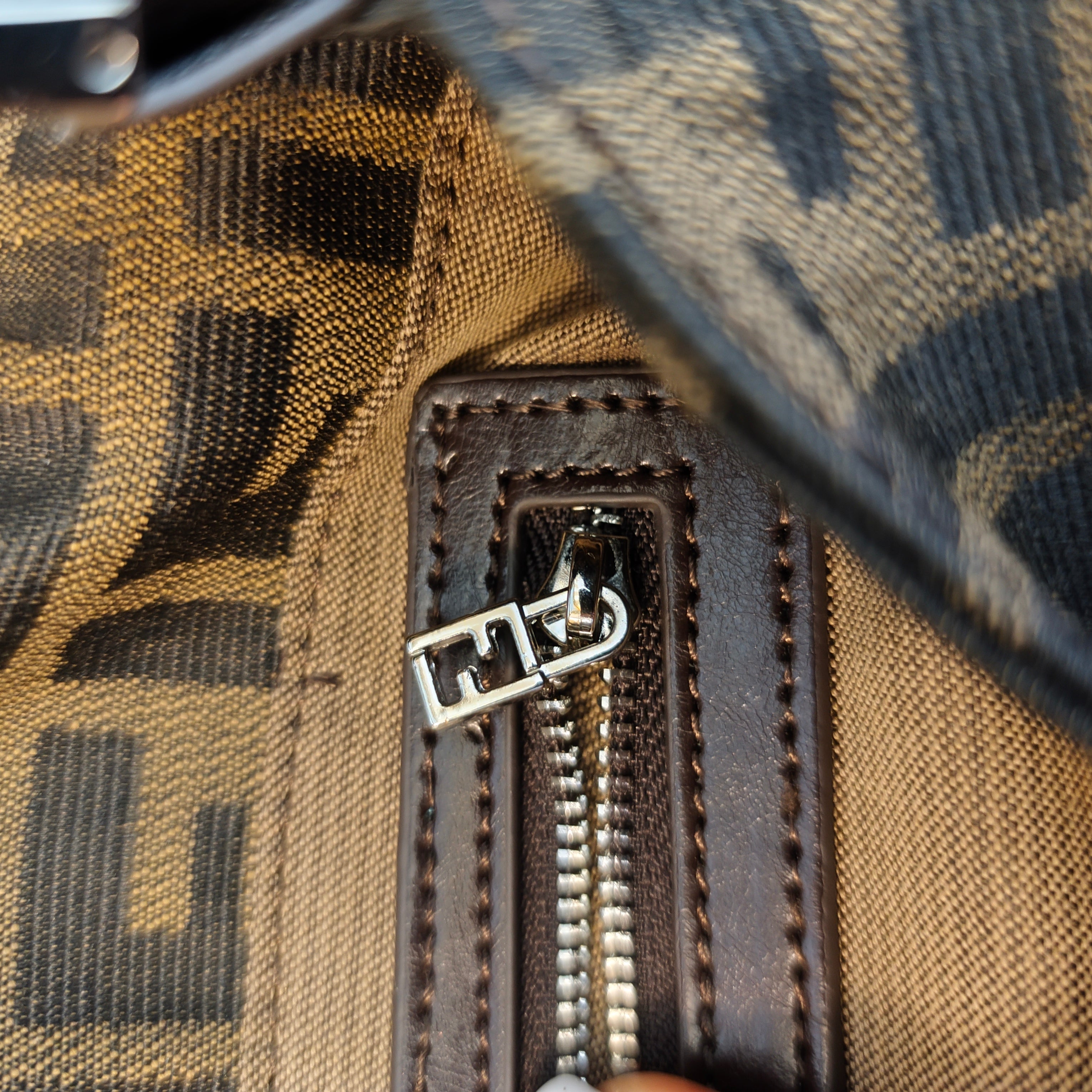 FENDI - MAMA BAGUETTE ZUCCA