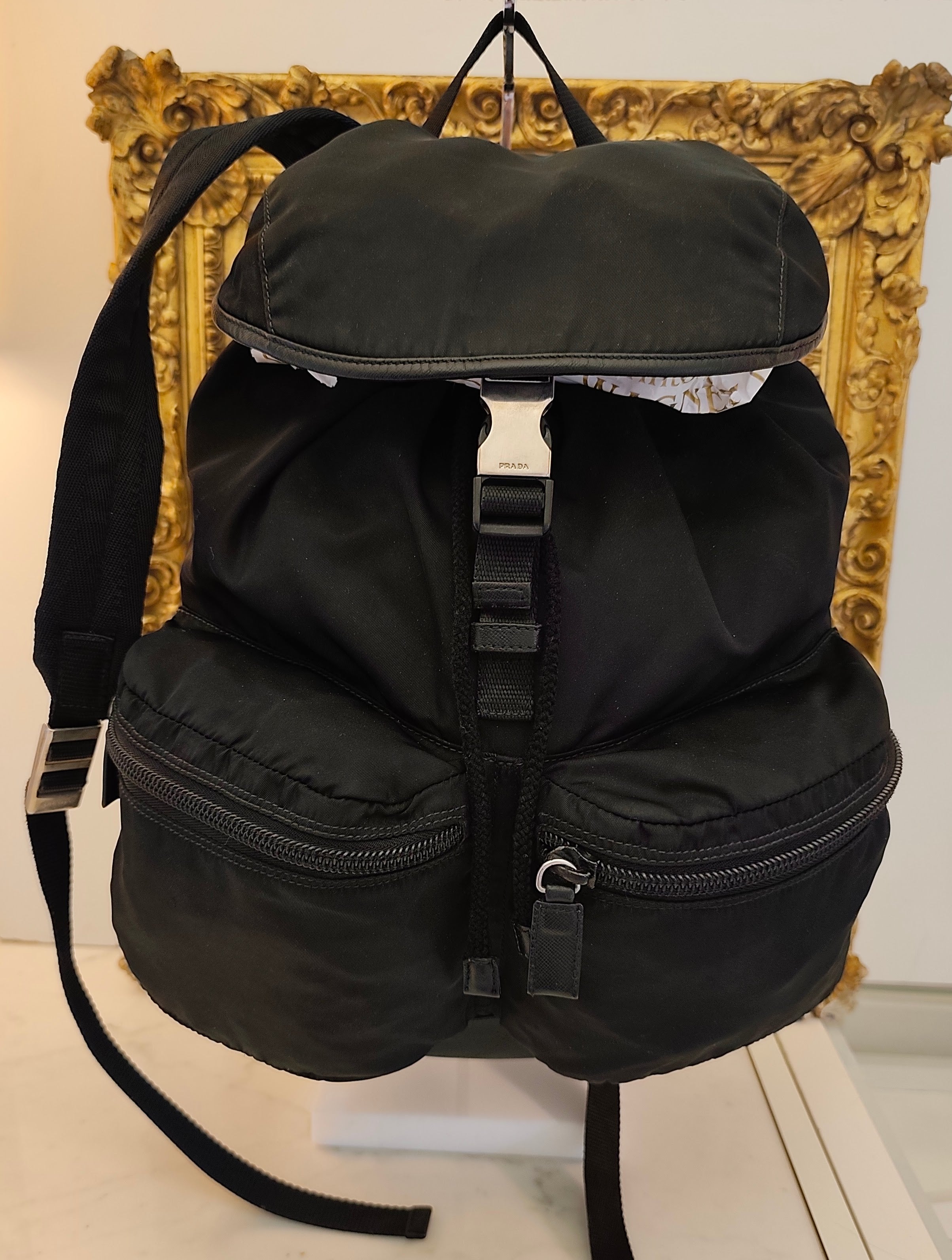 Prada - Zaino Grande in Nylon e Pelle Nero Vintage