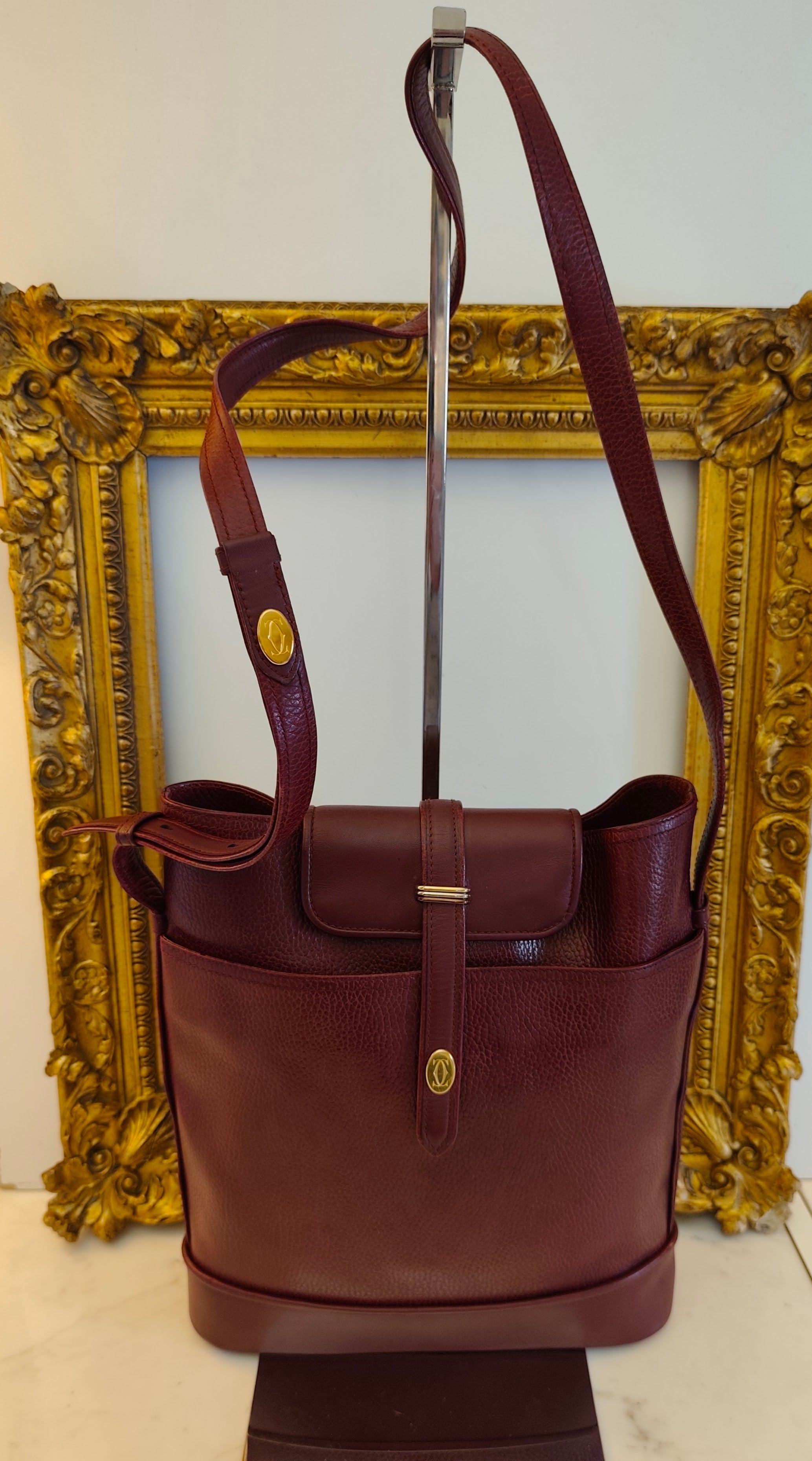 Cartier – Secchiello Ovale in Doppia Pelle Bordeaux Vintage