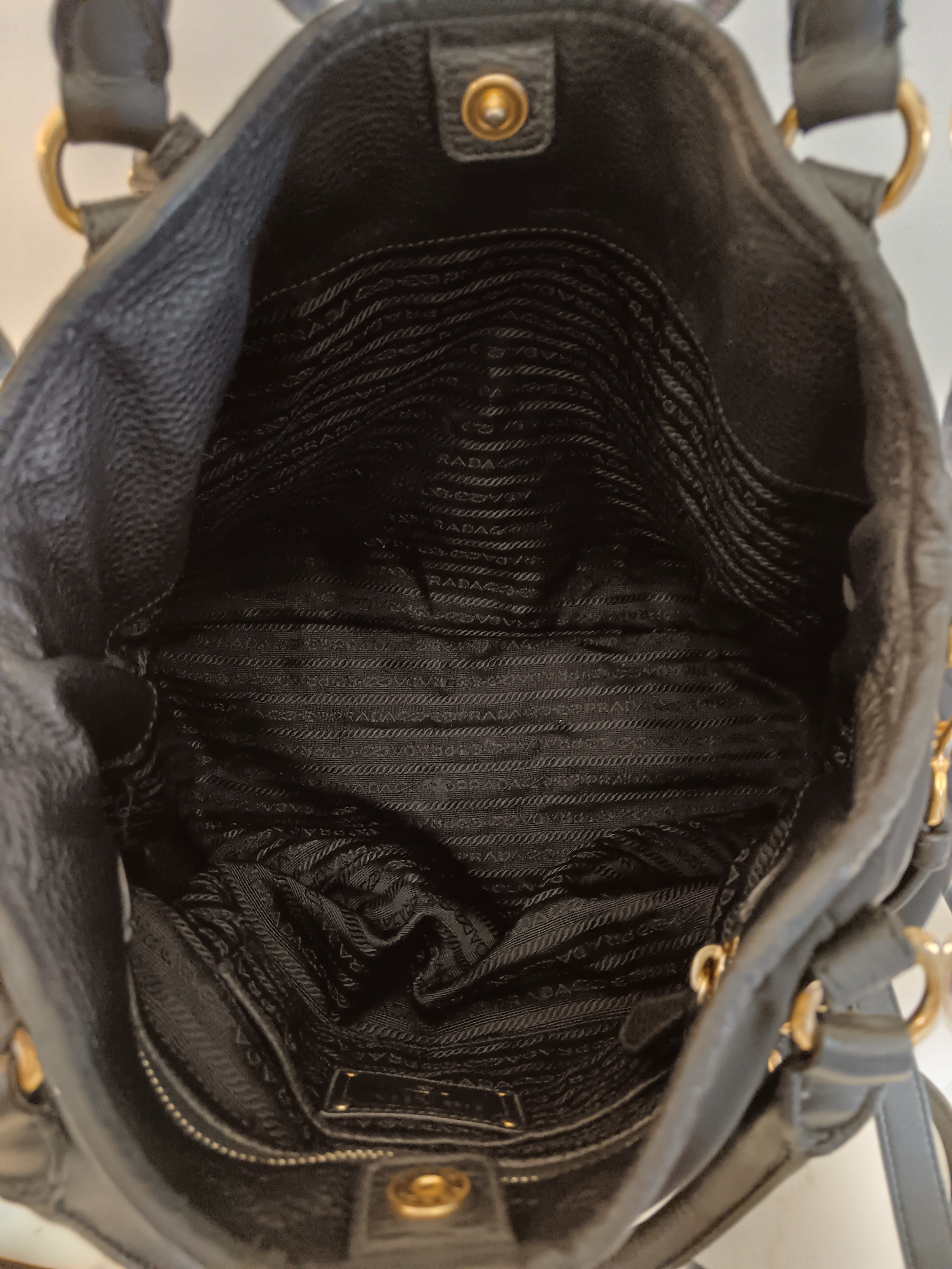 Prada - Tote Shopper Nylon Nero con Fasce in Pelle e Doppi Anelli