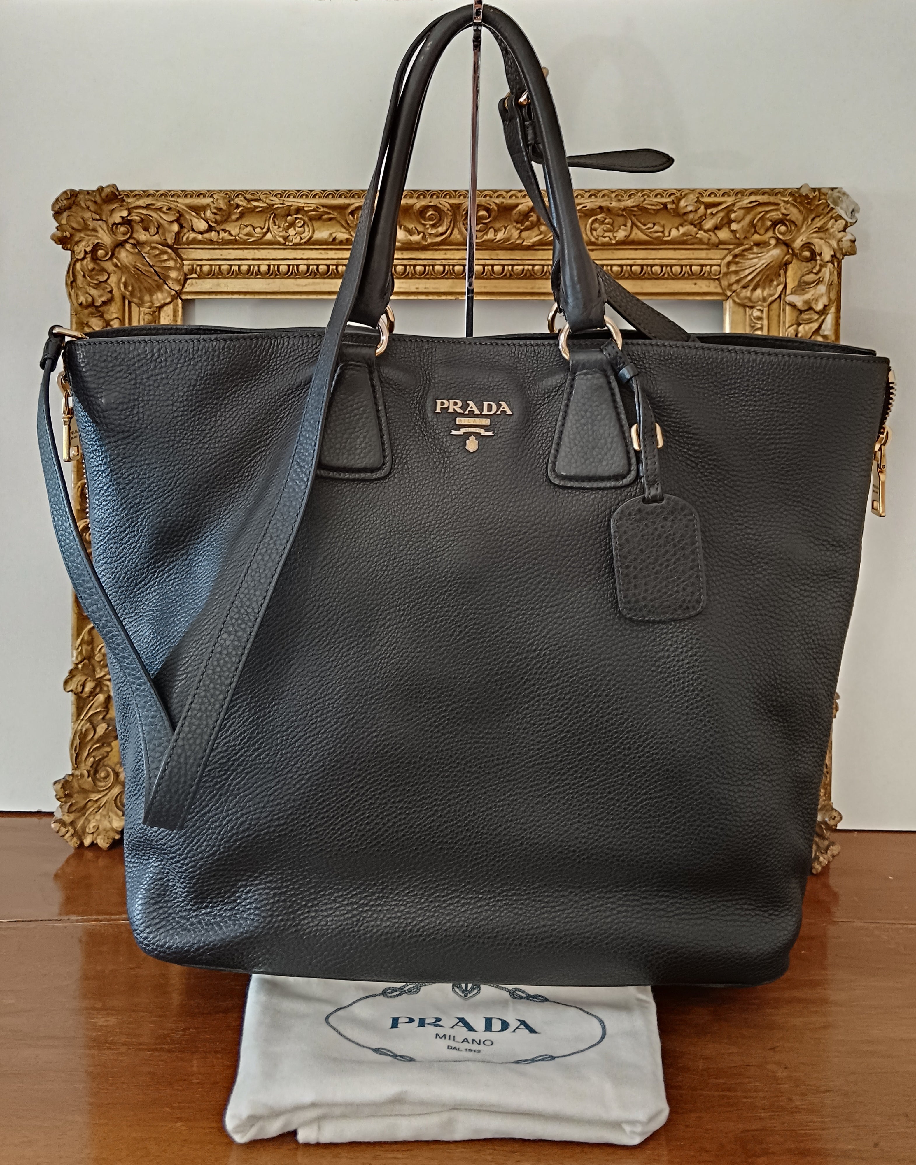 Prada - Shopper Espandibile in Pelle Martellata Nera