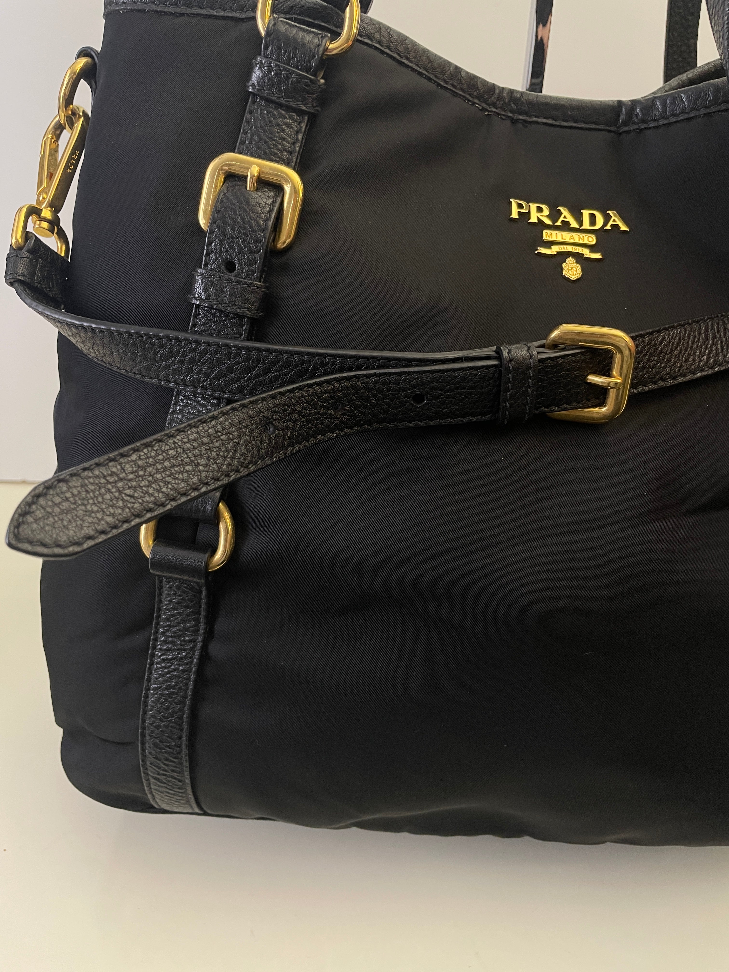 Prada - Tote Shopper Nylon Nero con Fasce in Pelle e Doppi Anelli FULL SET
