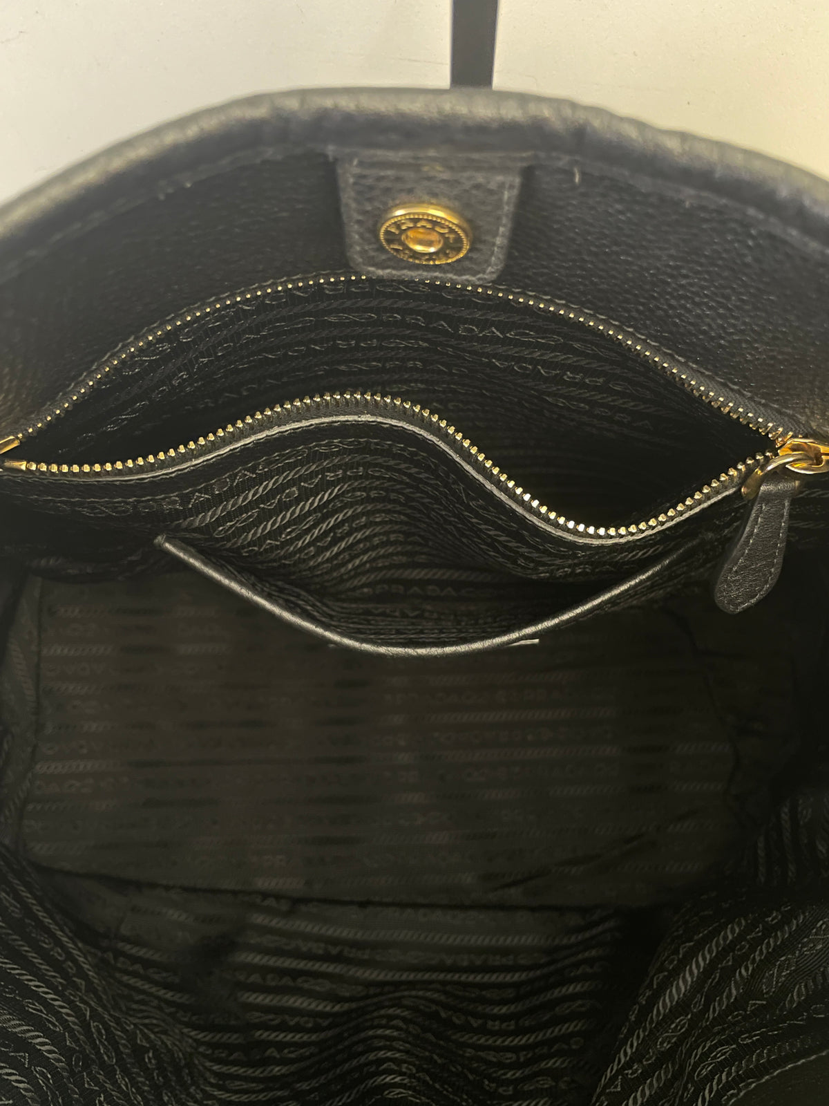 Prada - Tote Shopper Nylon Nero con Fasce in Pelle e Doppi Anelli FULL SET