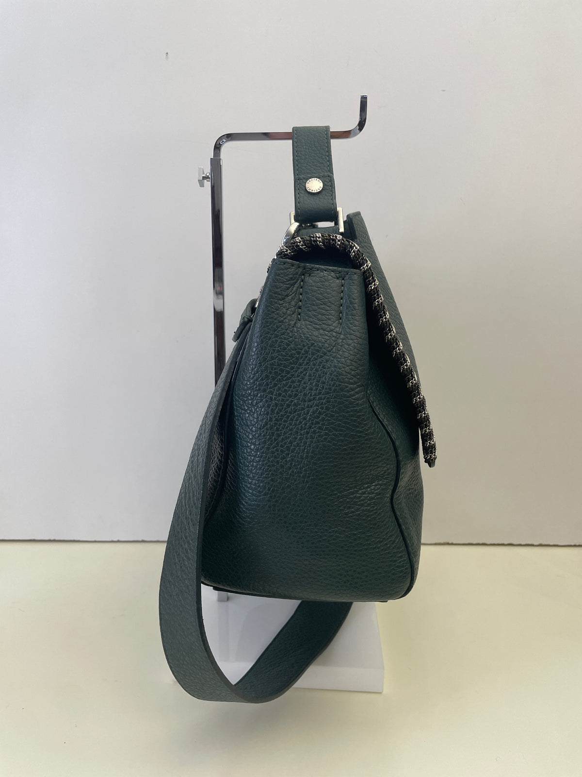 Orciani – Sveva Soft Piccola Pelle Verde Petrolio Con Inserti In Metallo