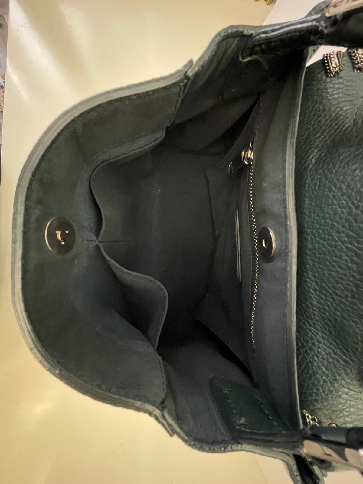 Orciani – Sveva Soft Piccola Pelle Verde Petrolio Con Inserti In Metallo