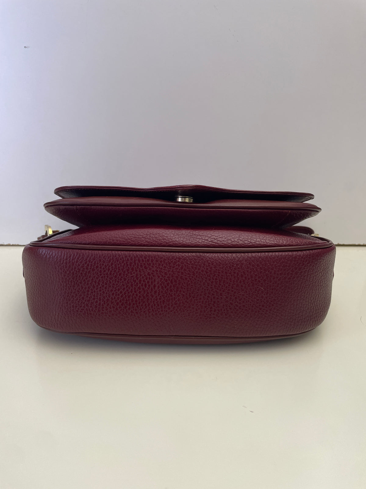 Cartier - Camera Bag a Patta Intera Con Punta in Pelle Bordeaux Vintage