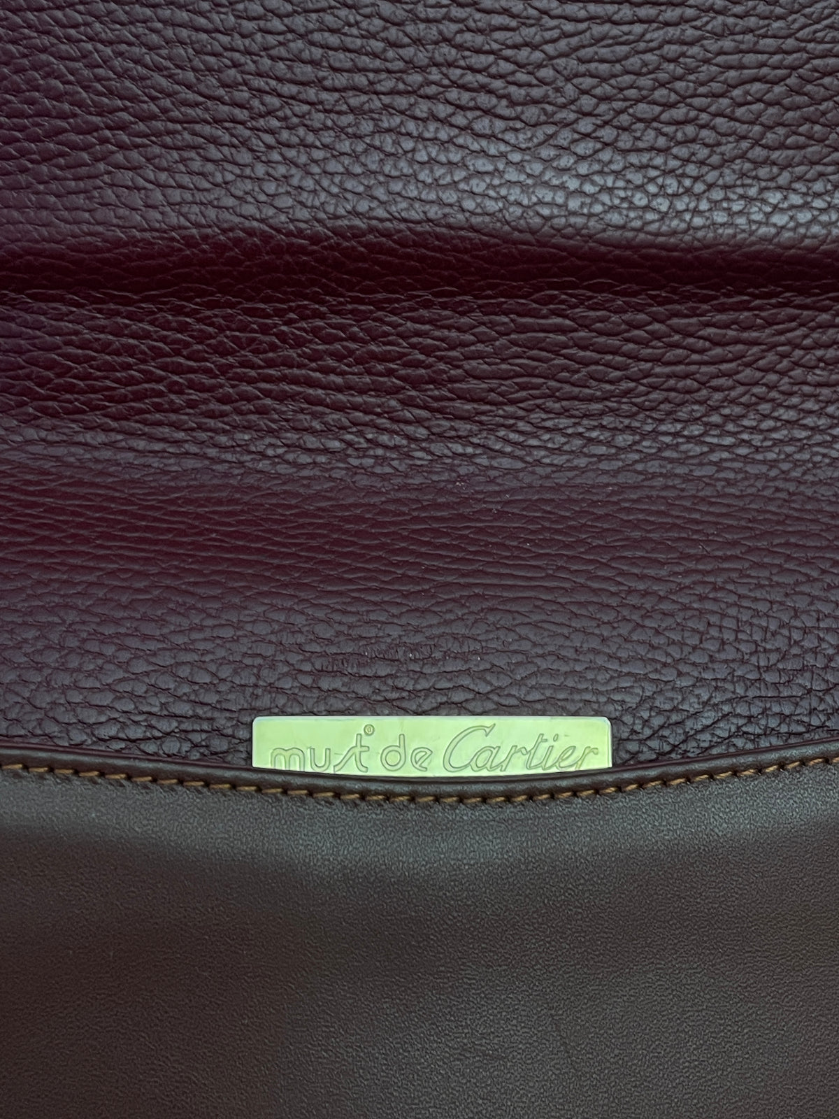 Cartier - Camera Bag a Patta Intera Con Punta in Pelle Bordeaux Vintage