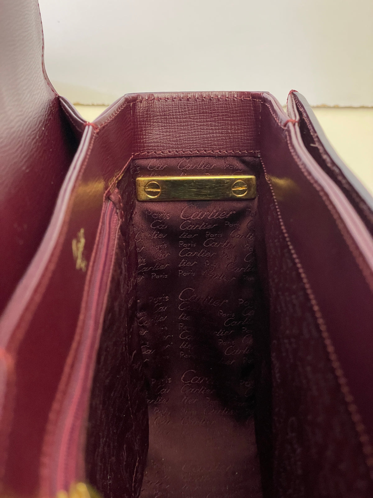 Cartier – Camera Bag Box Girello in Pelle Bordeaux