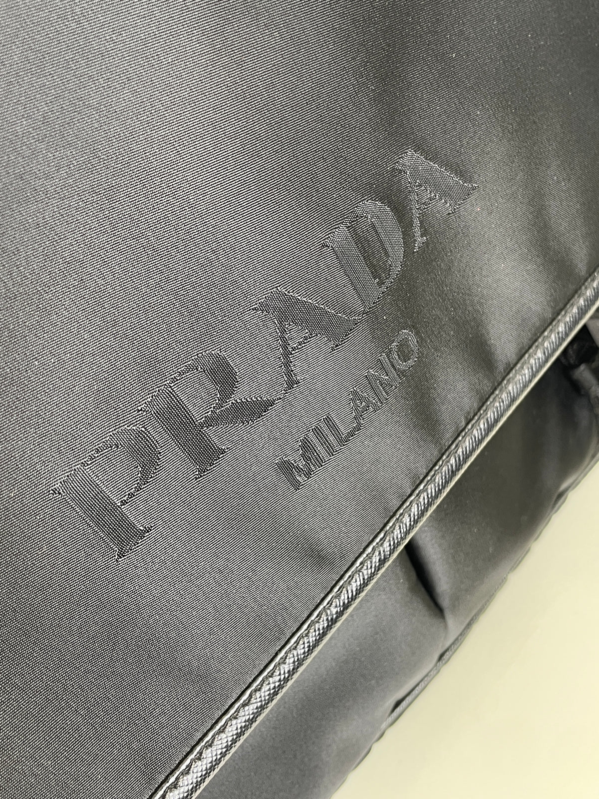 Prada Cartella Doppie Tasche Nylon Nera Scritta Fronte