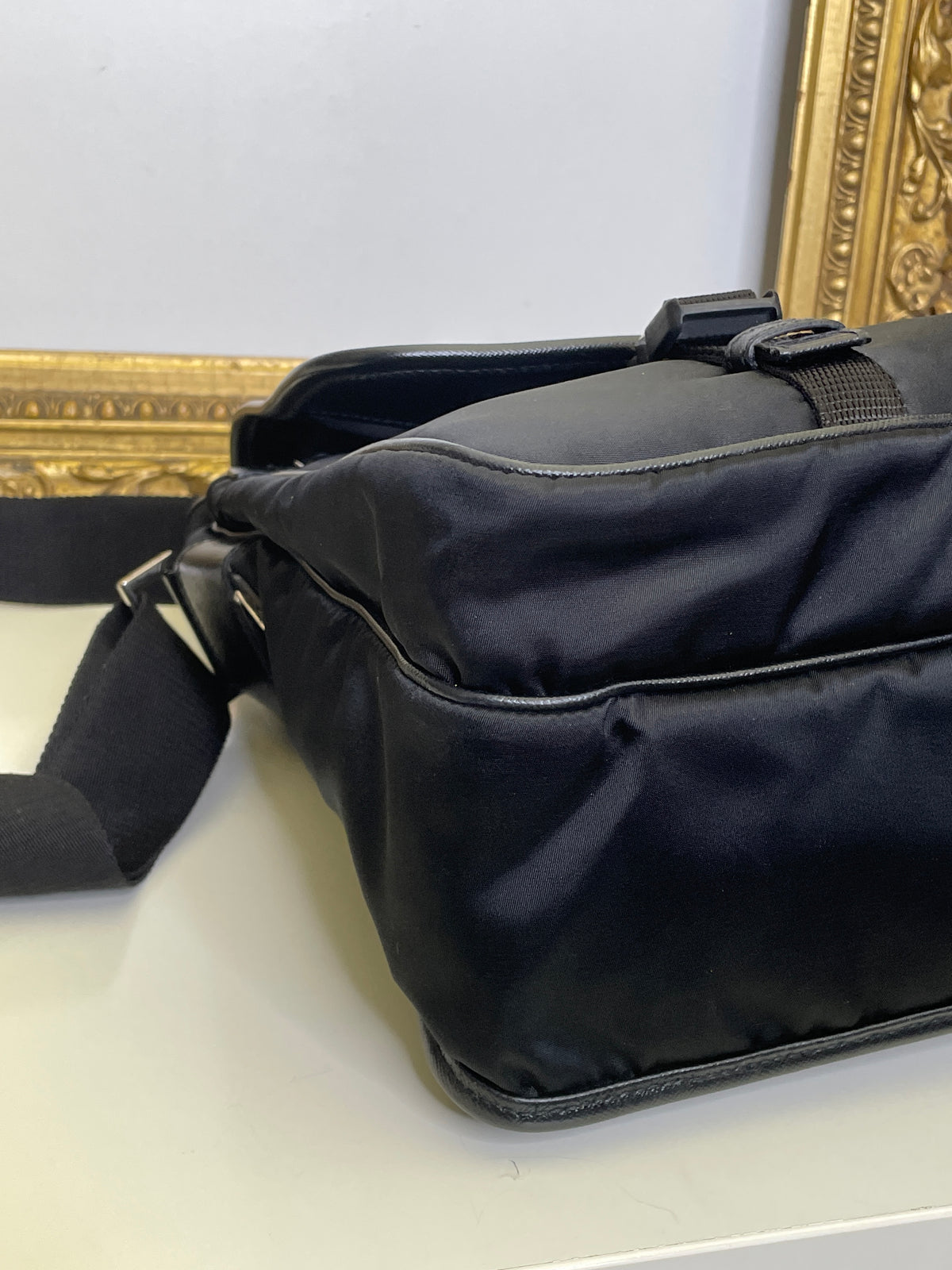 Prada Cartella Doppie Tasche Nylon Nera Scritta Fronte