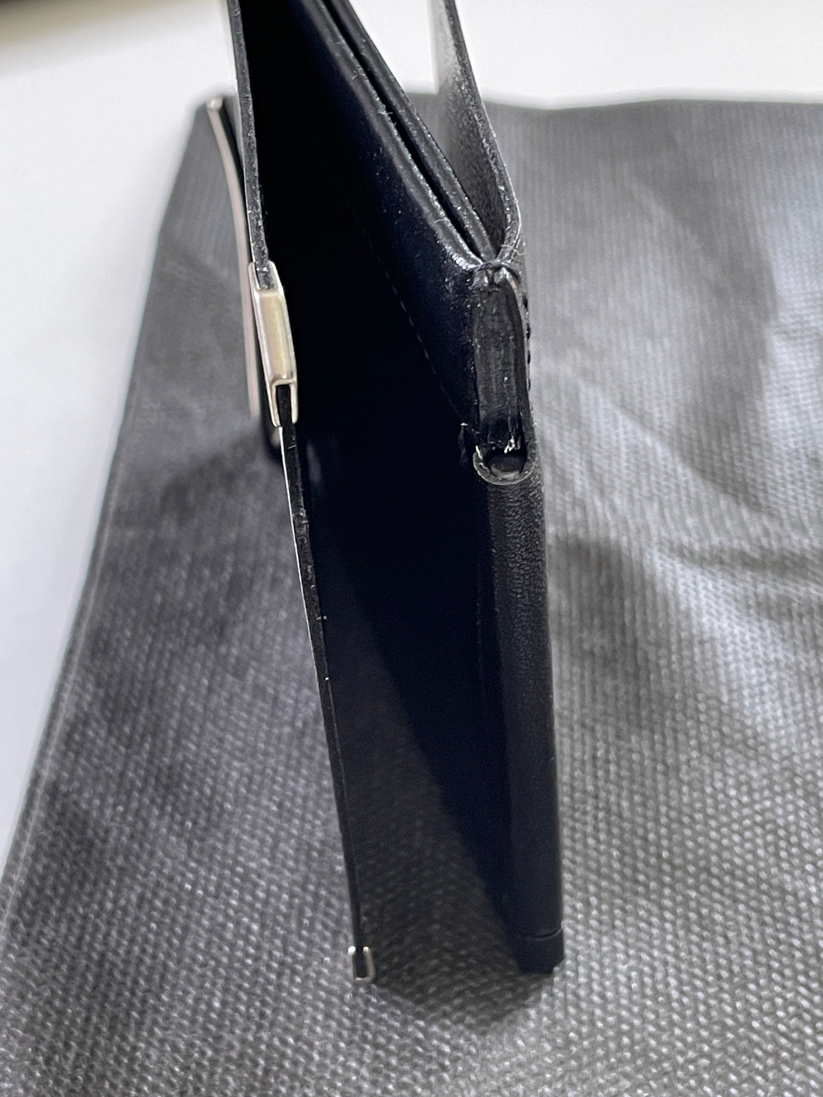 Valextra Grip Spring Trifold Pelle Nera Spazzola (Angoli Argento)