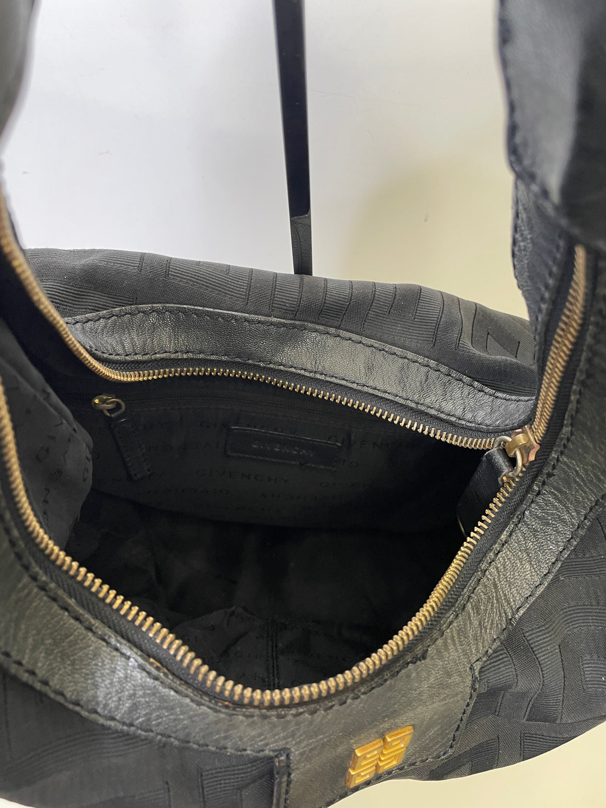 Givenchy - Hobo in Tessuto Monogram 4G Nero