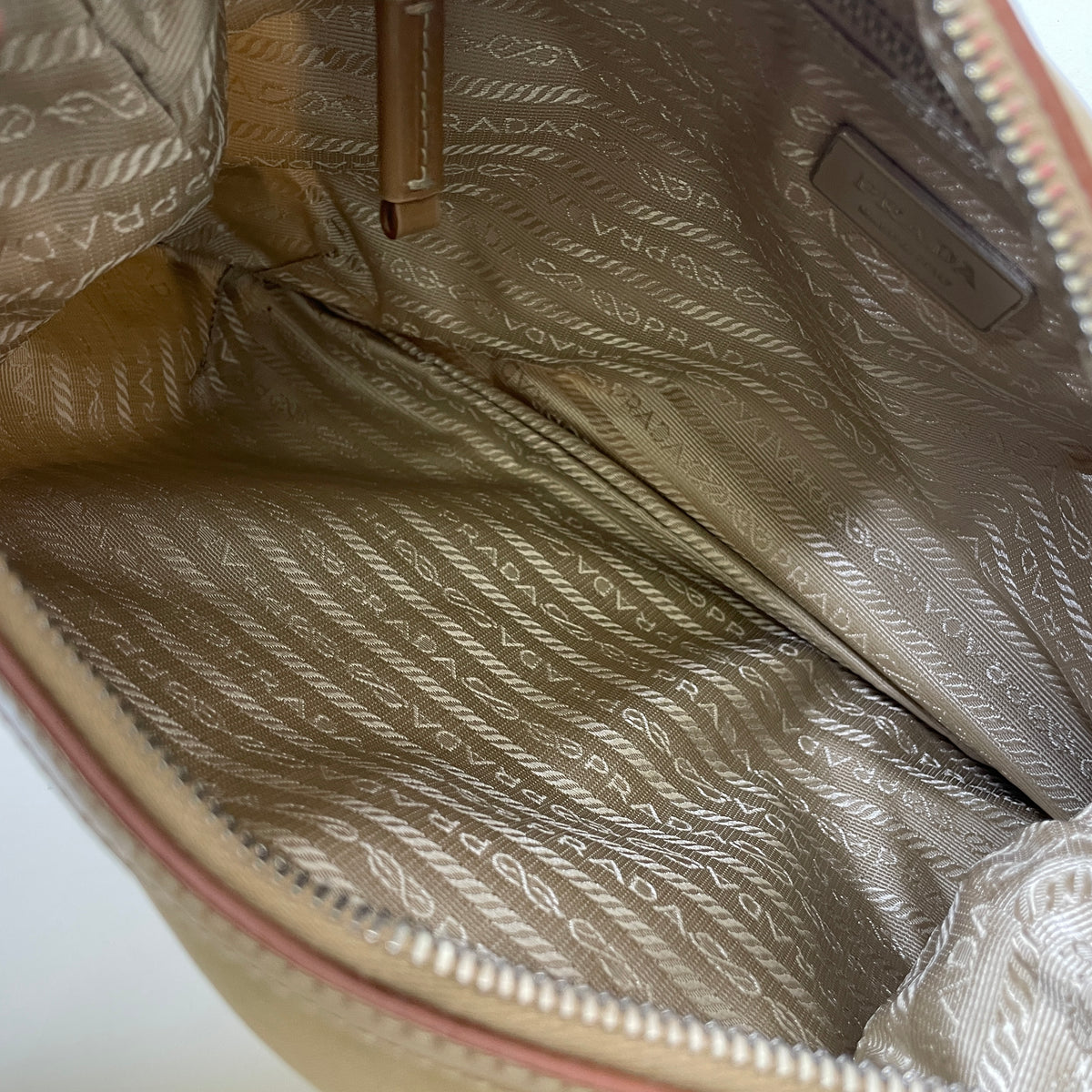 Prada - Borsa Piattina a Tracolla nylon e cordura Beige Logo Jacquard