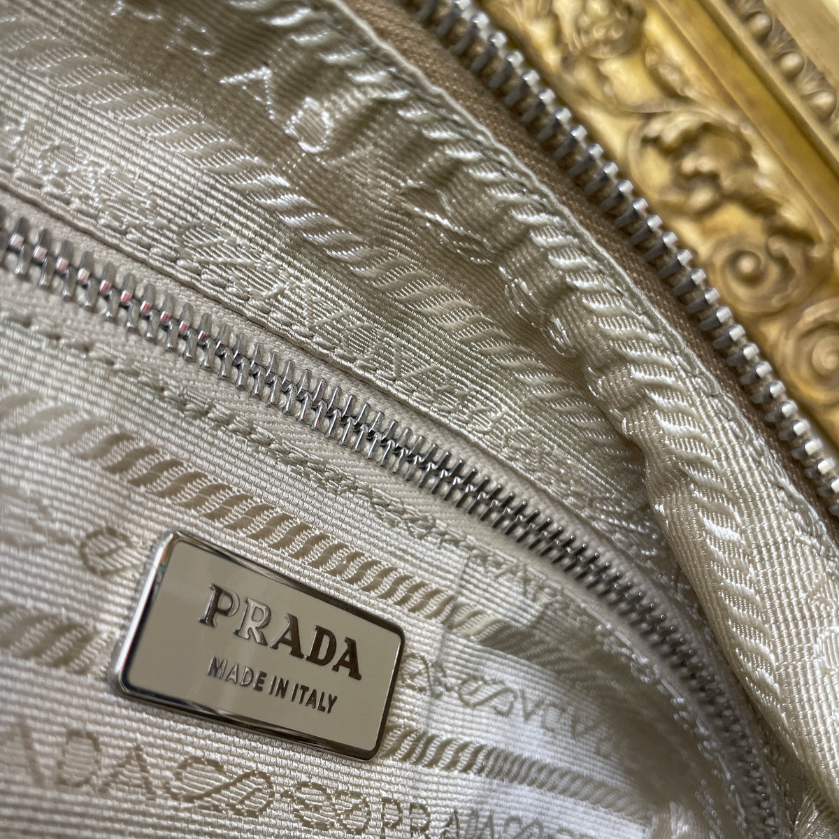 Prada - Borsa Piattina a Tracolla nylon e cordura Beige Logo Jacquard